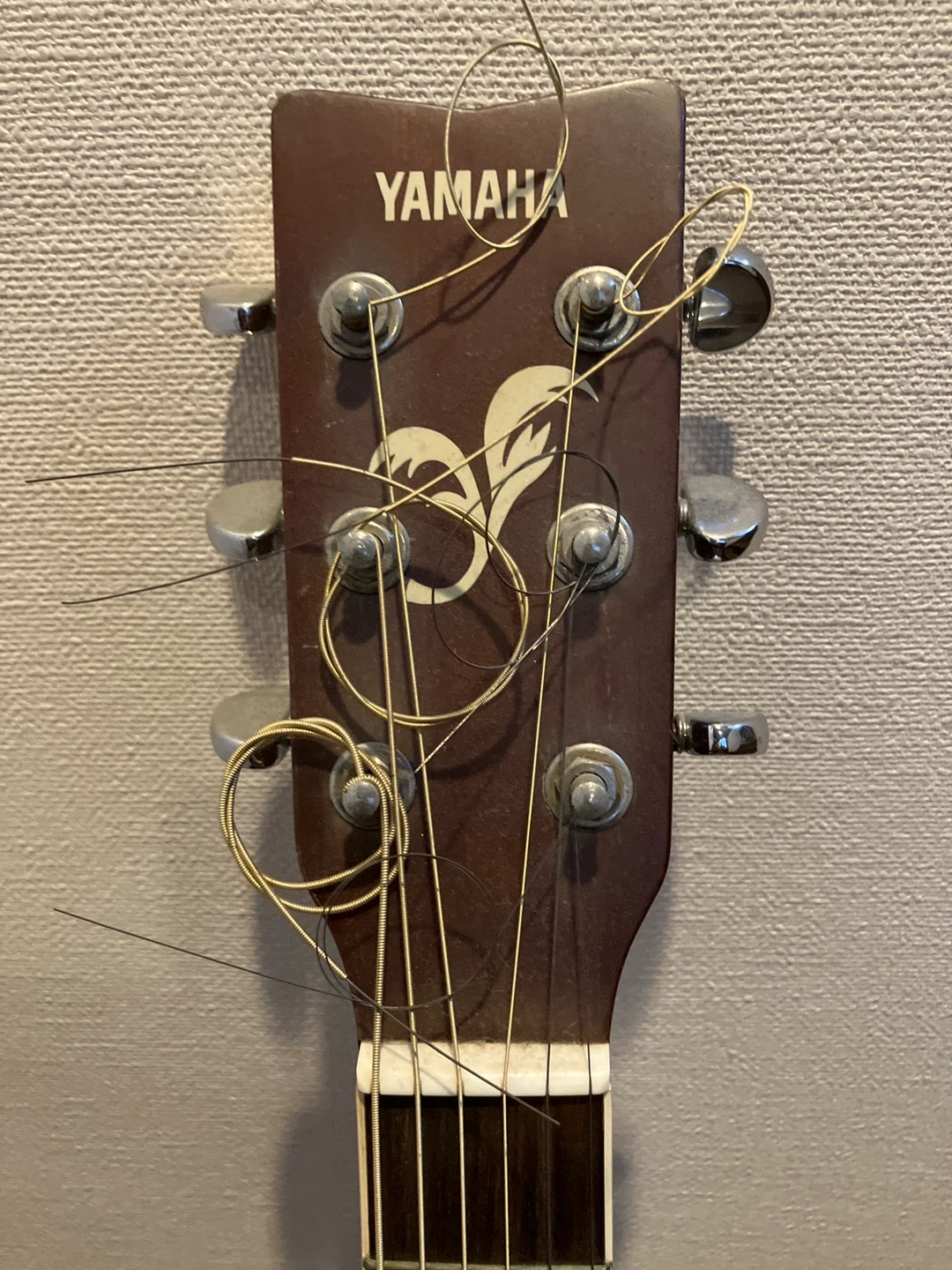 ヤマハ アコースティックギターの写真2枚目