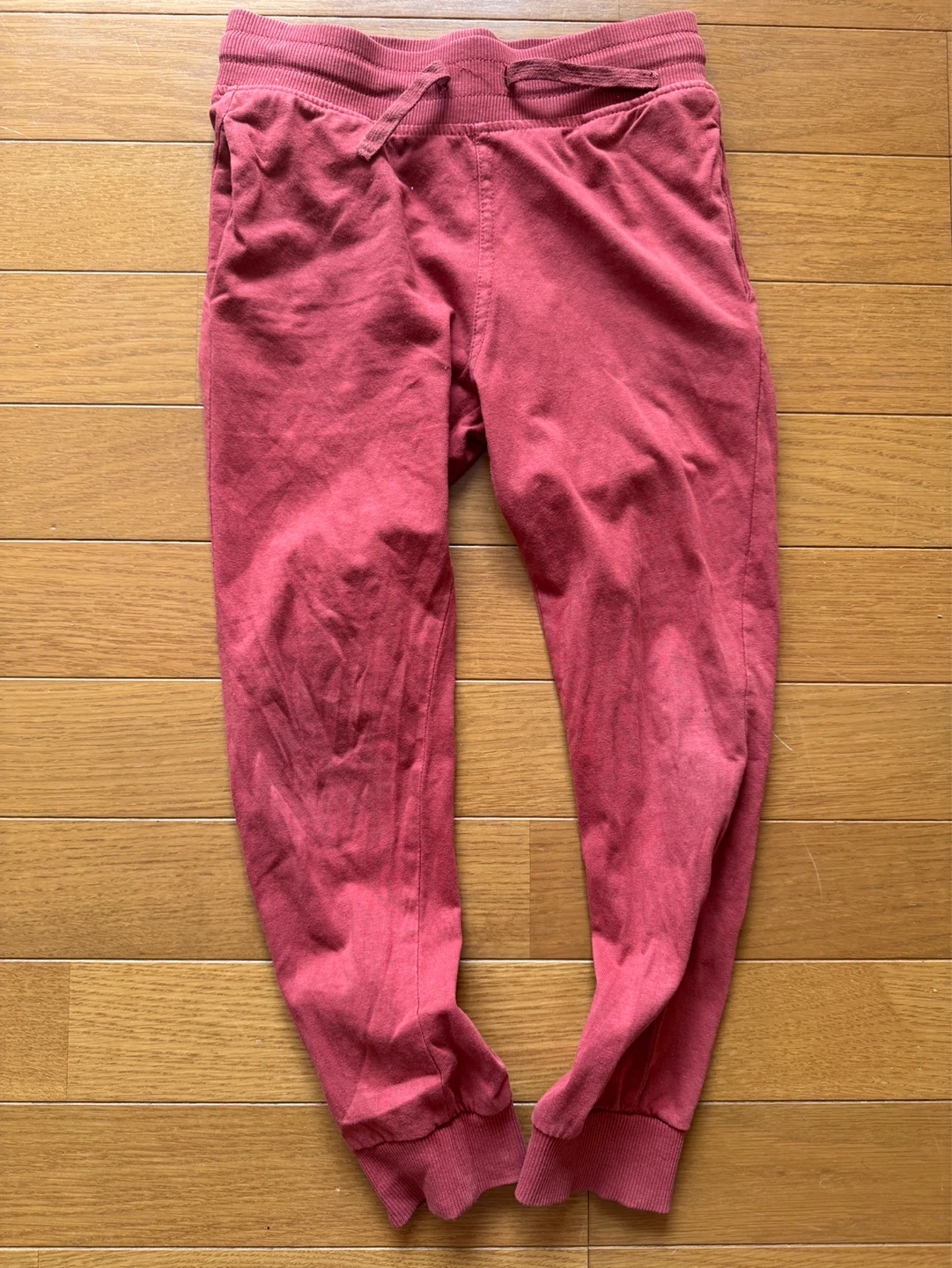 H&M エイチアンドエム スウェットパンツ 赤 120cm