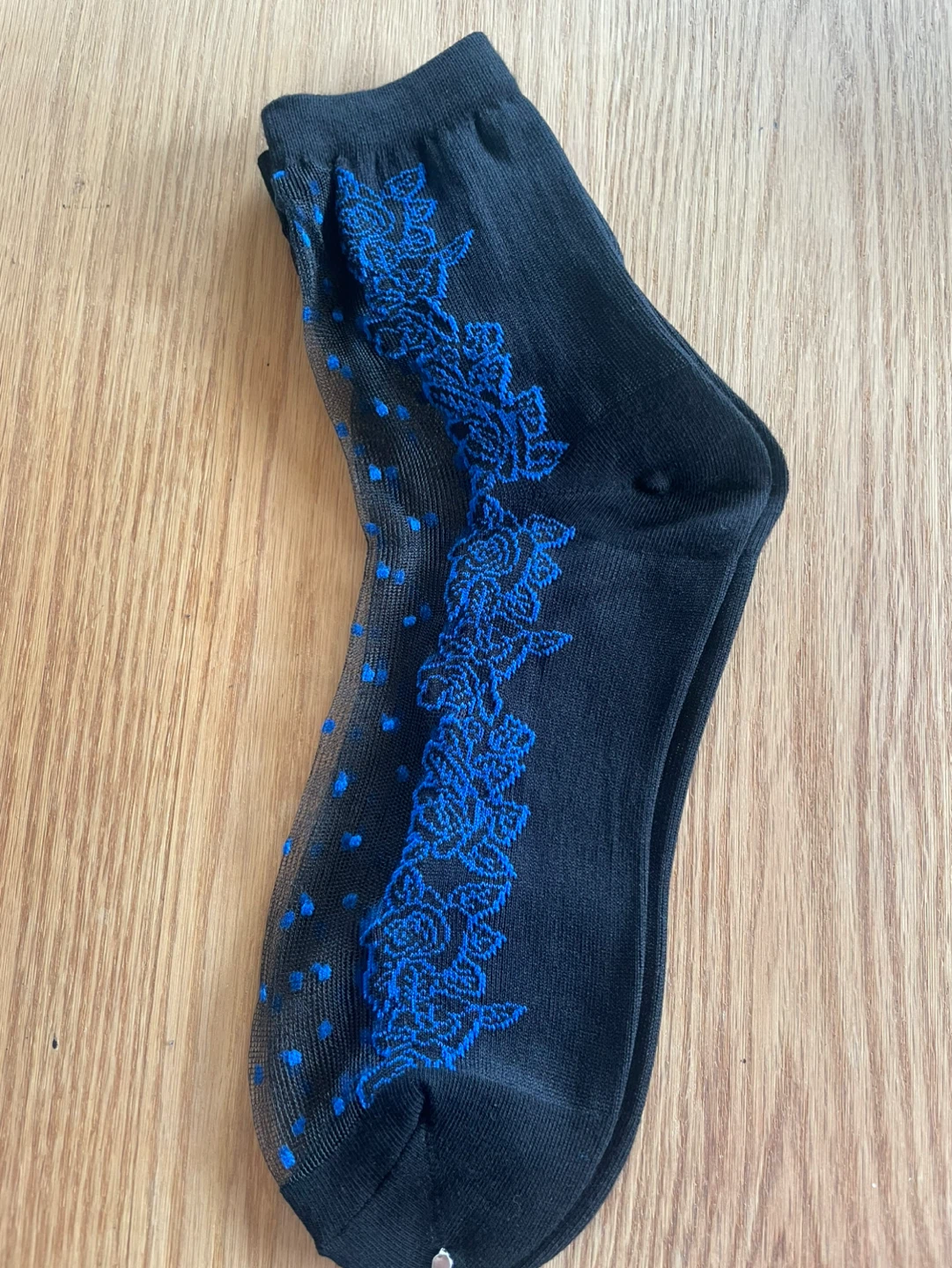花柄刺繍シースルーソックス 黒