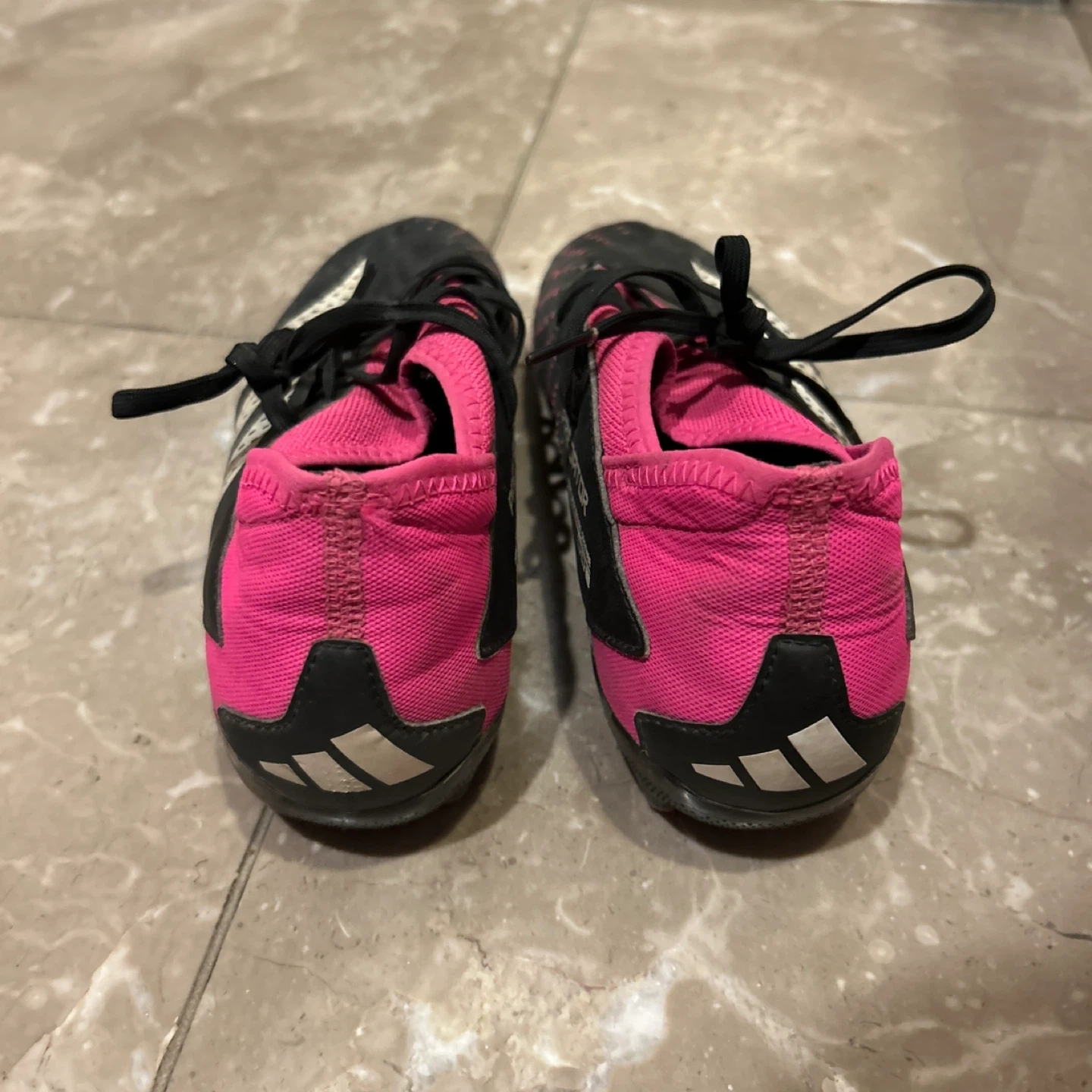 adidas Predator サッカーシューズ ブラック/ピンクの写真3枚目