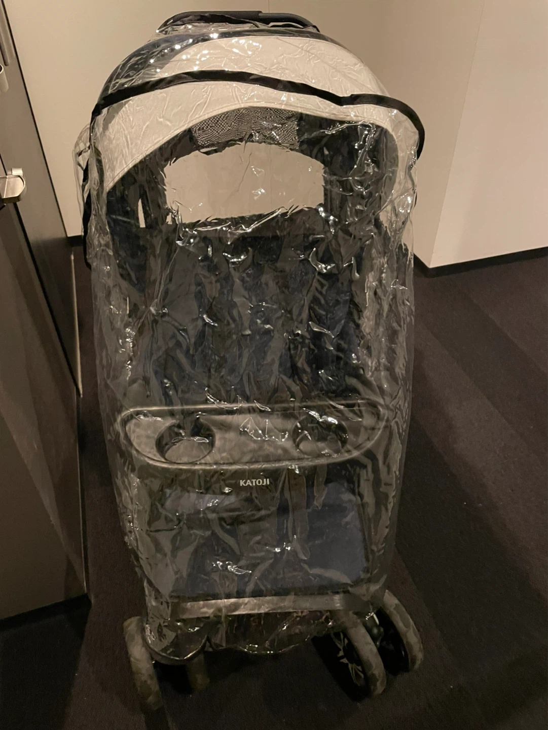 カトージ ベビーカー トレイ付きの写真2枚目