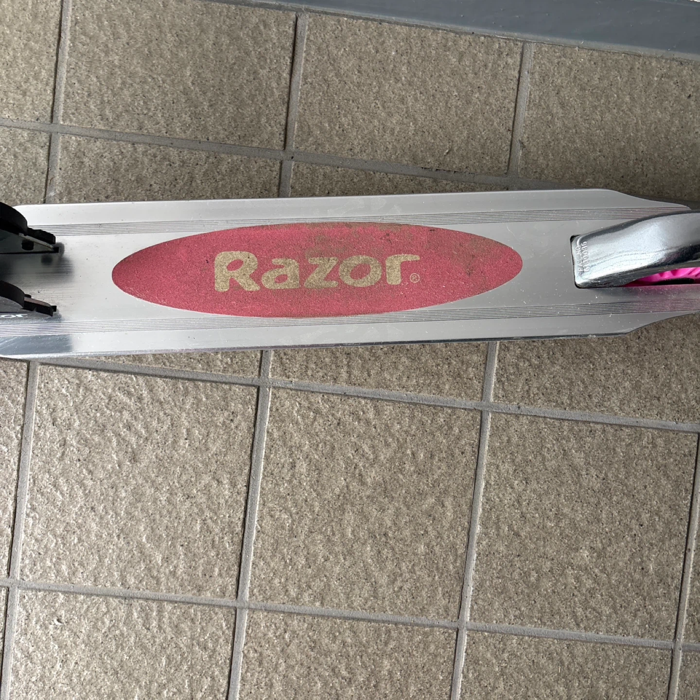 Razor キックスクーター ピンクの写真3枚目