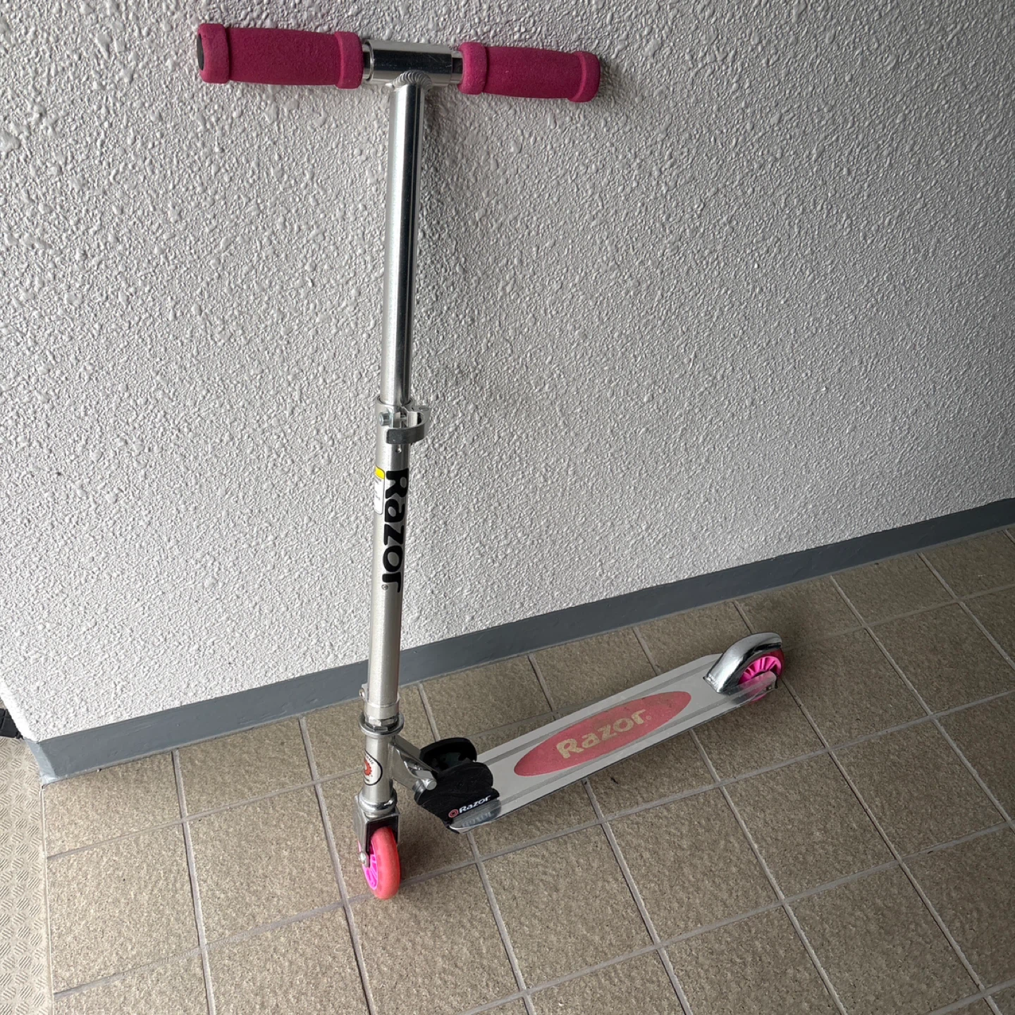 Razor キックスクーター ピンク