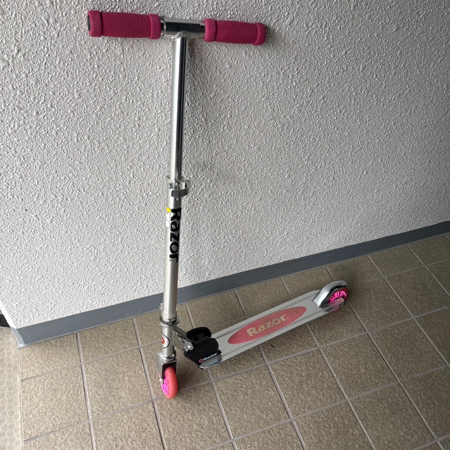 Razor キックスクーター ピンク