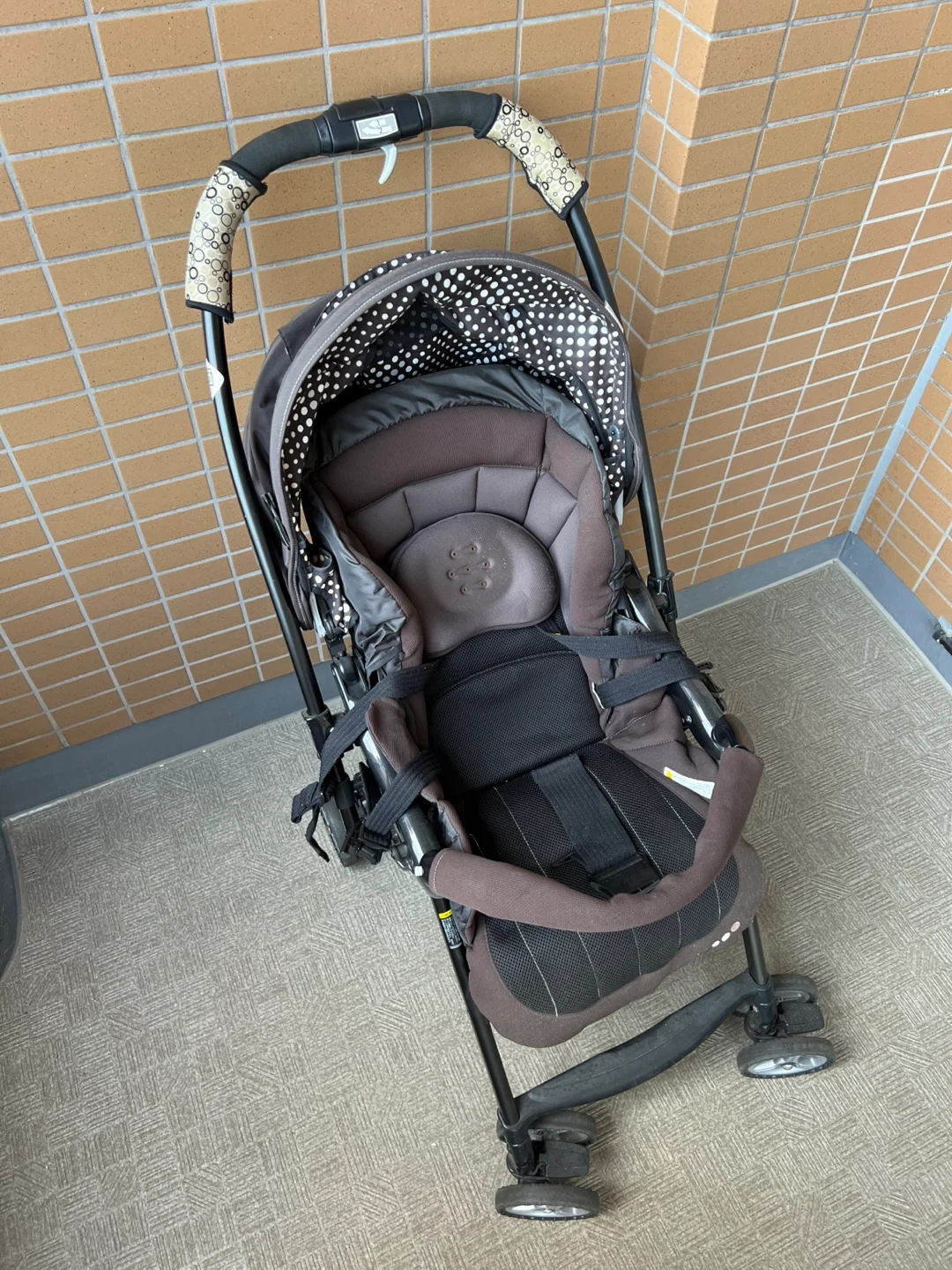 コンビ a型ベビーカー 雨用カバー付きの写真2枚目