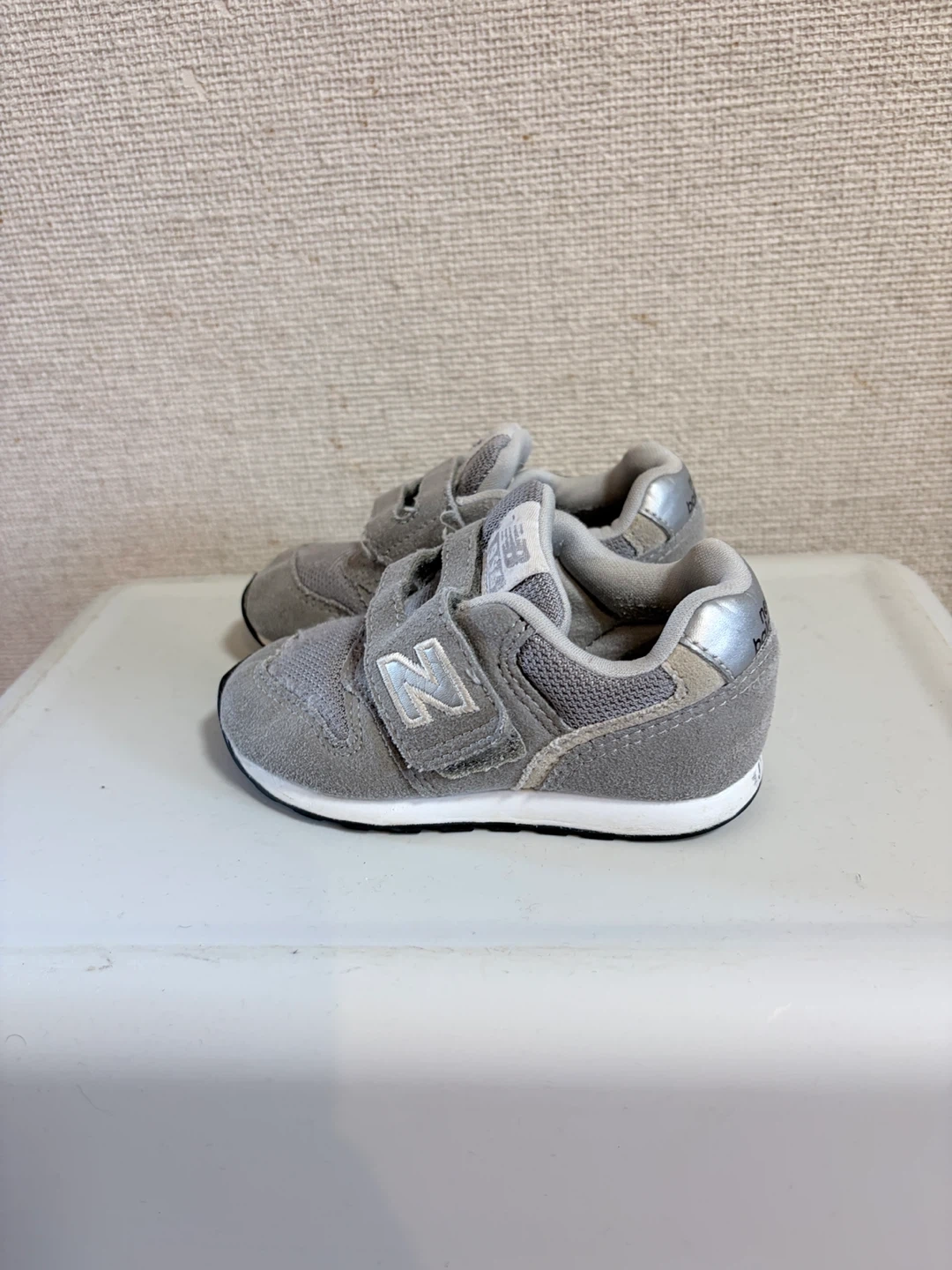 ニューバランス 996 ベビーシューズ 13.5cm グレーの写真2枚目