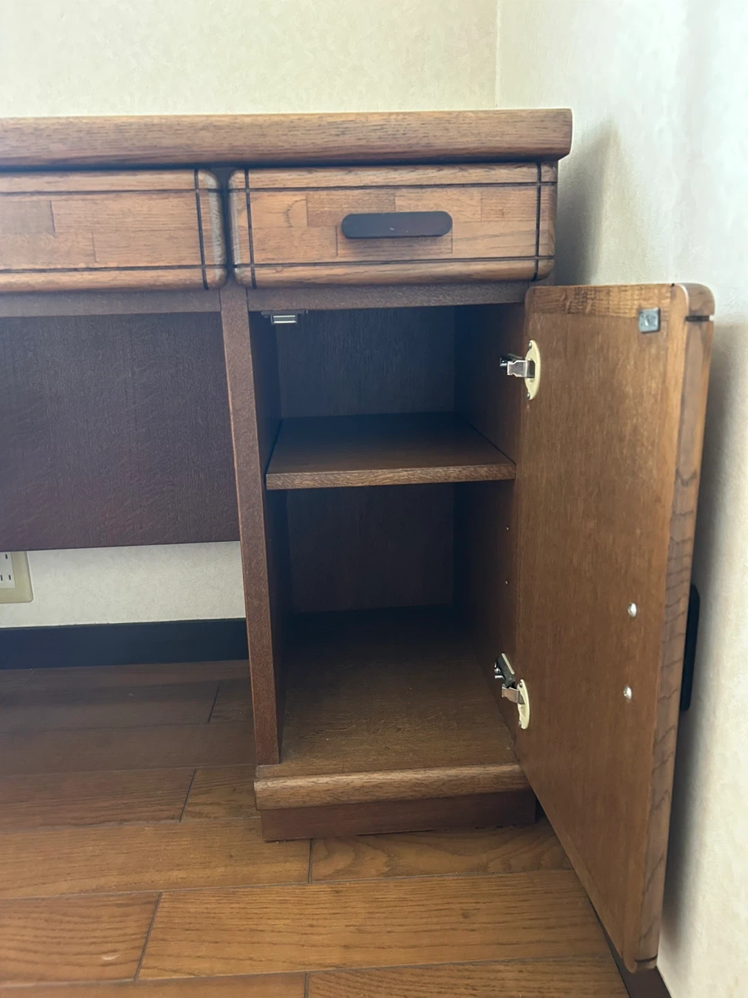 木製デスク ブラウン 引き出し付きの写真2枚目