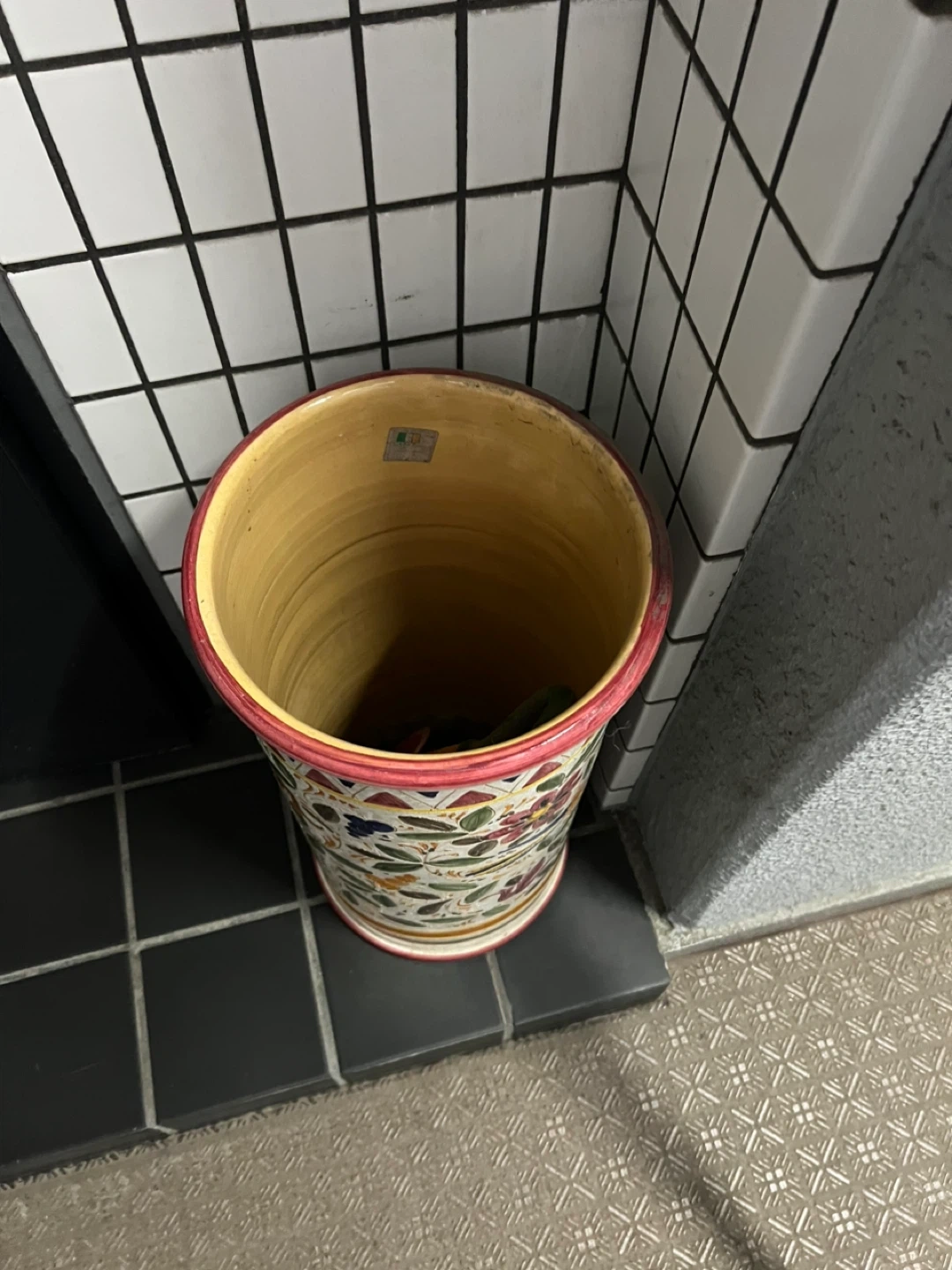 イタリア製 陶器 傘立て ハンドペイントの写真2枚目