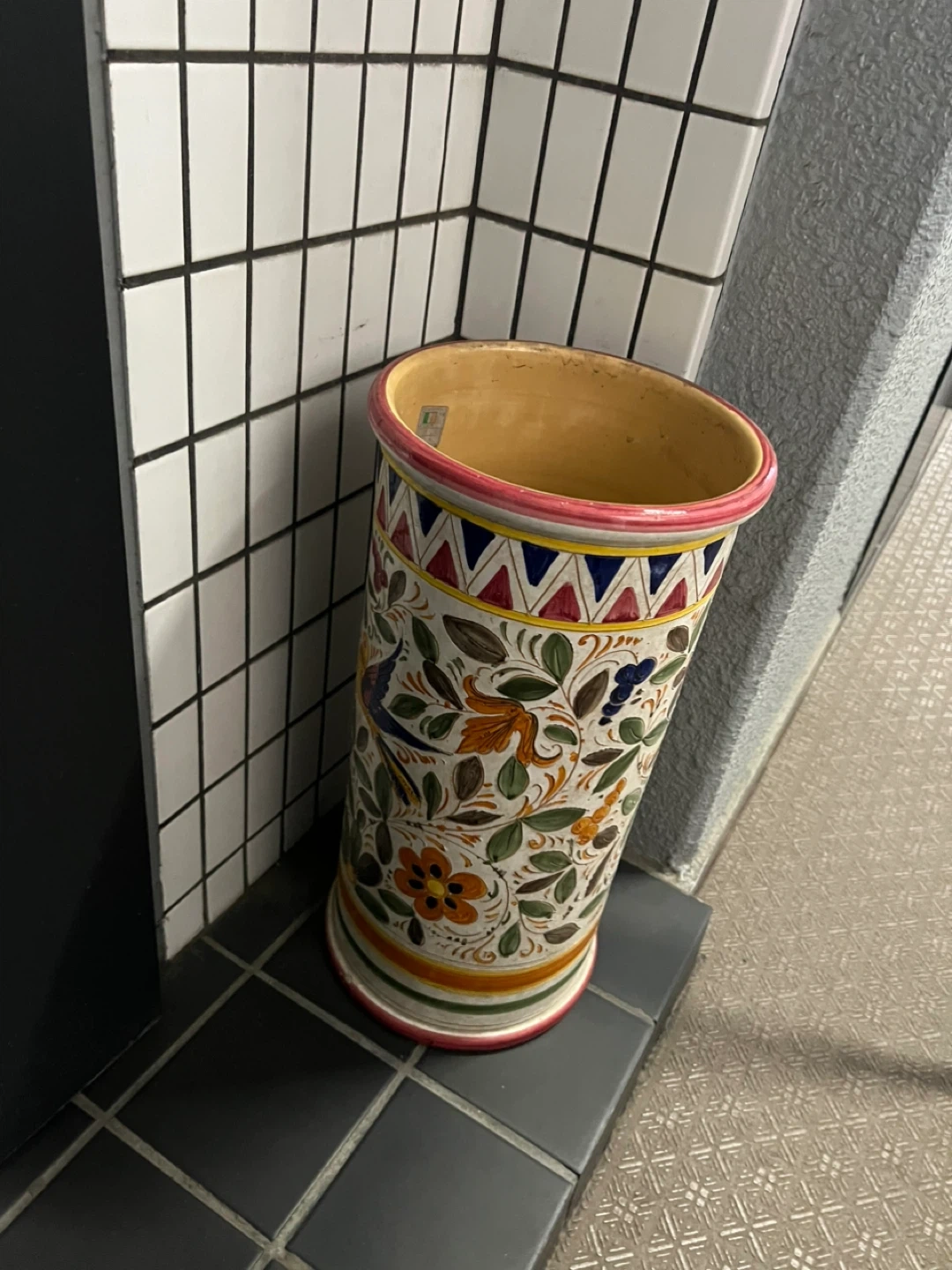 イタリア製 陶器 傘立て ハンドペイントの写真3枚目