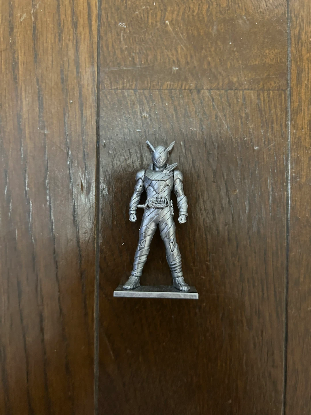 仮面ライダー フィギュア ミニチュア　仮面ライダーガヴ フィギュア シルバー 食玩 チョコおまけ