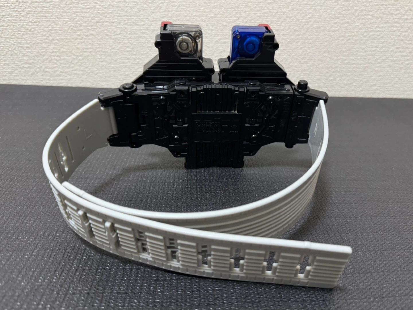 DXダブルドライバー 仮面ライダーW 変身ベルト バンダイ 仮面ライダーセイバー 缶ケース 小物入れの写真4枚目