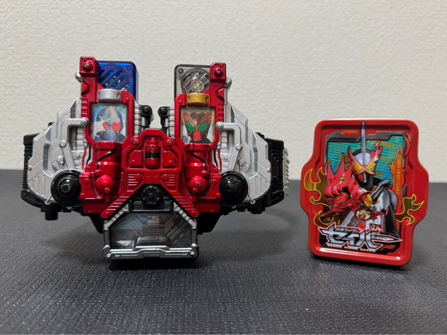 DXダブルドライバー 仮面ライダーW 変身ベルト バンダイ 仮面ライダーセイバー 缶ケース 小物入れ
