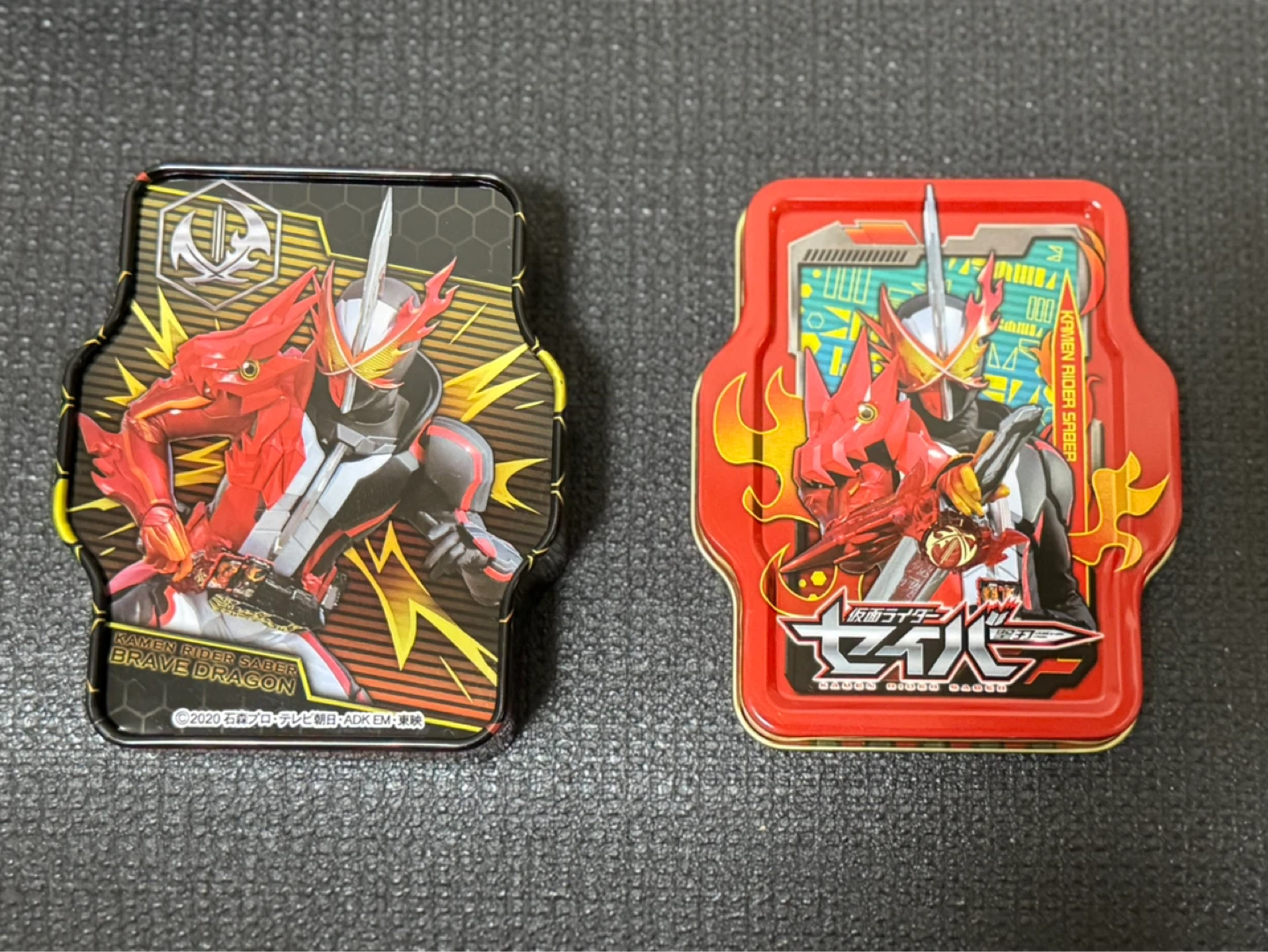 DXダブルドライバー 仮面ライダーW 変身ベルト バンダイ 仮面ライダーセイバー 缶ケース 小物入れの写真7枚目