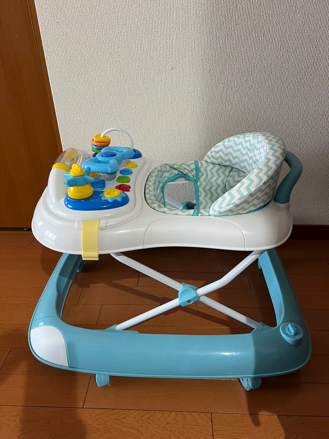 てくてくウォーカー 歩行器 知育玩具