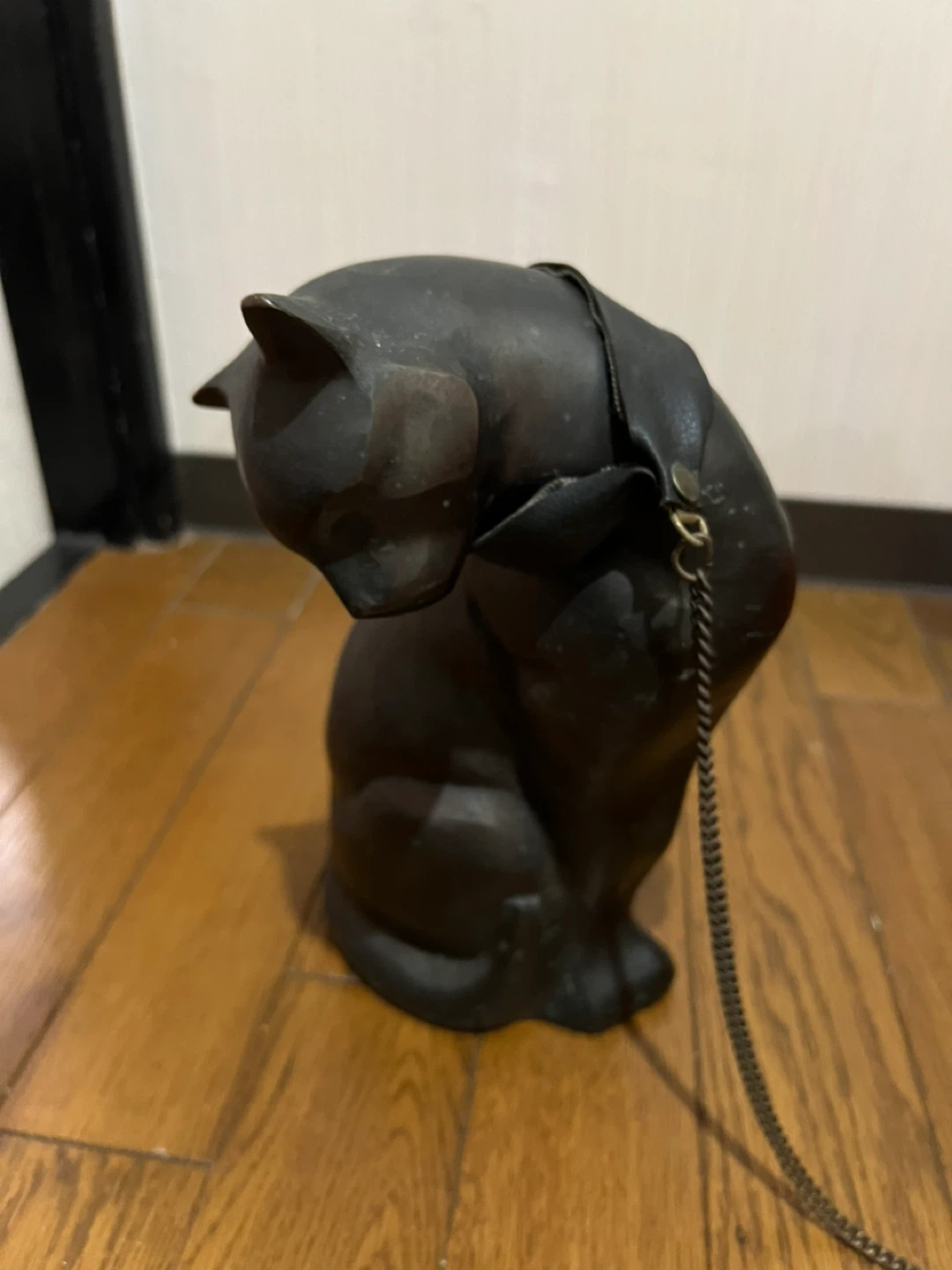 猫のオブジェ 黒色 置物インテリアドアストッパーの写真2枚目
