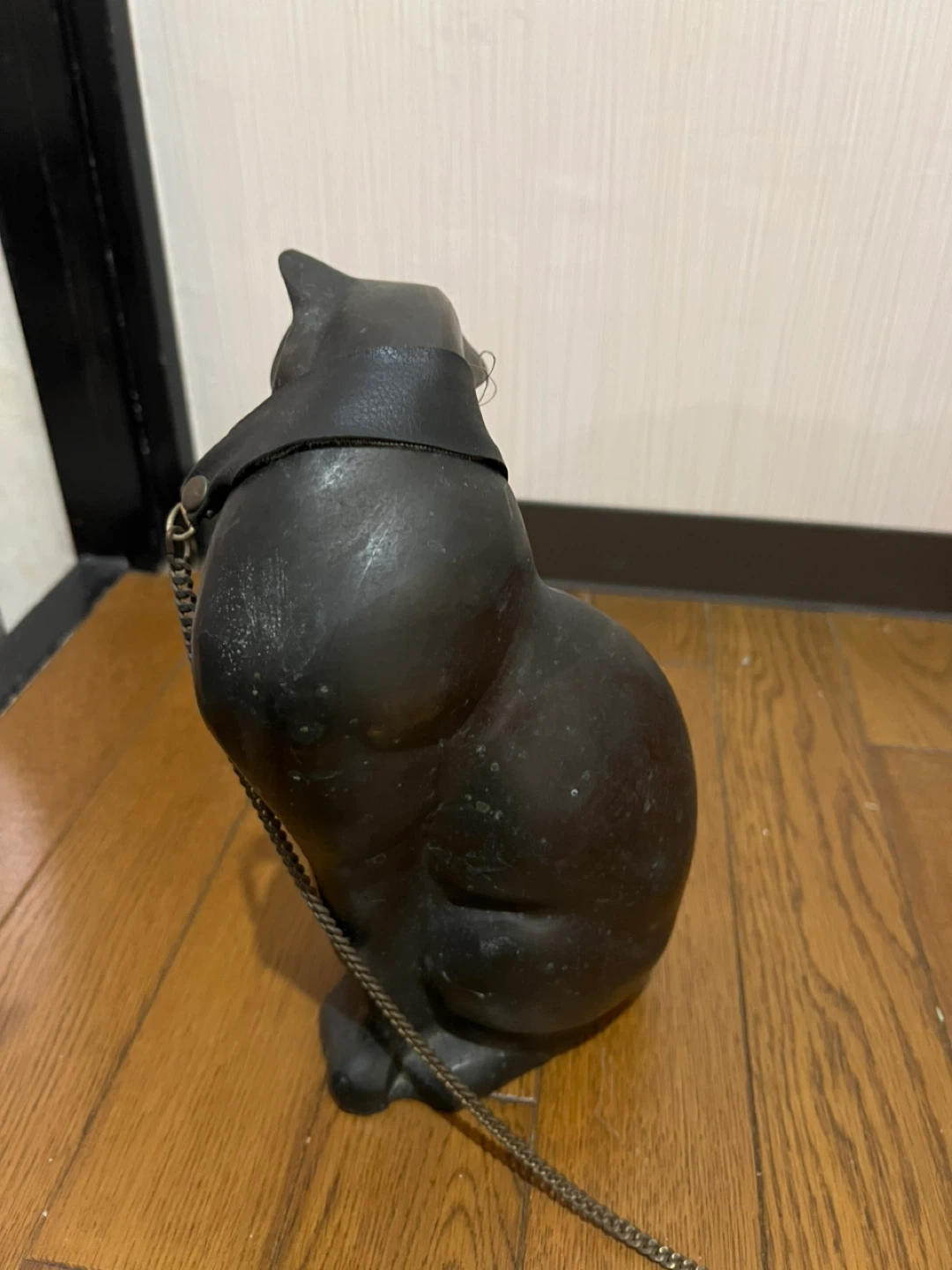 猫のオブジェ 黒色 置物インテリアドアストッパーの写真3枚目