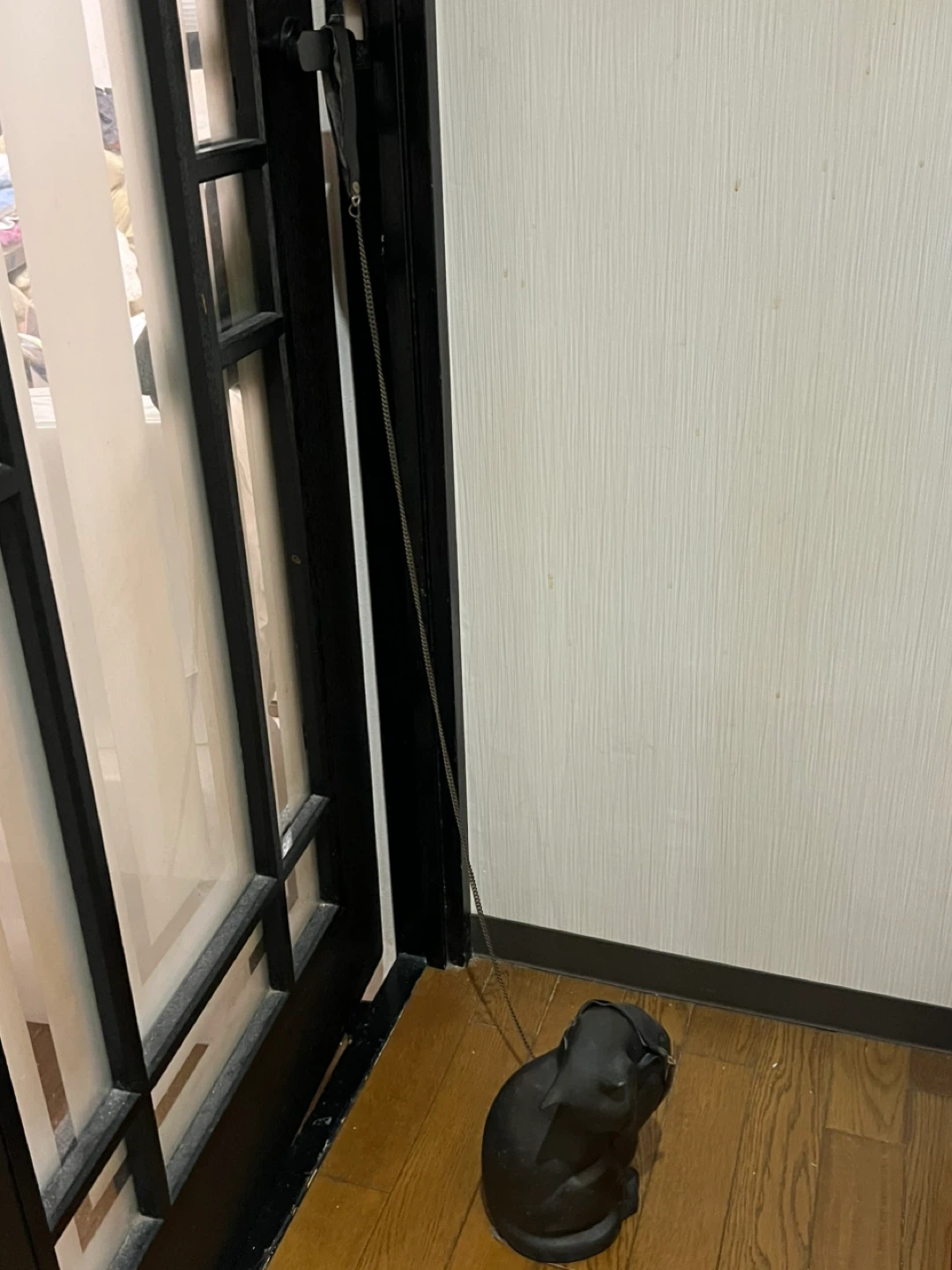 猫のオブジェ 黒色 置物インテリアドアストッパーの写真4枚目