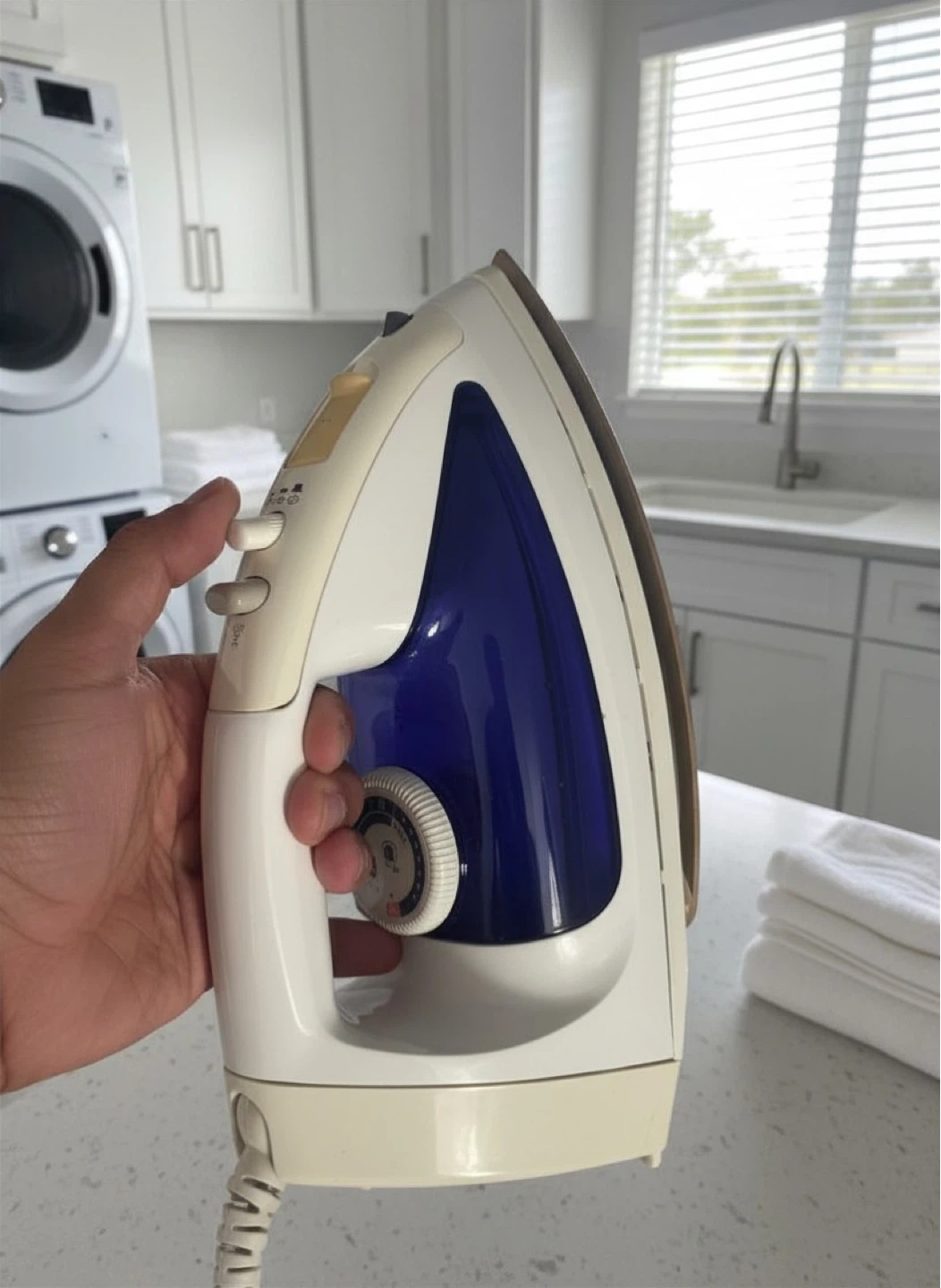 衣類用スチームアイロンの写真2枚目
