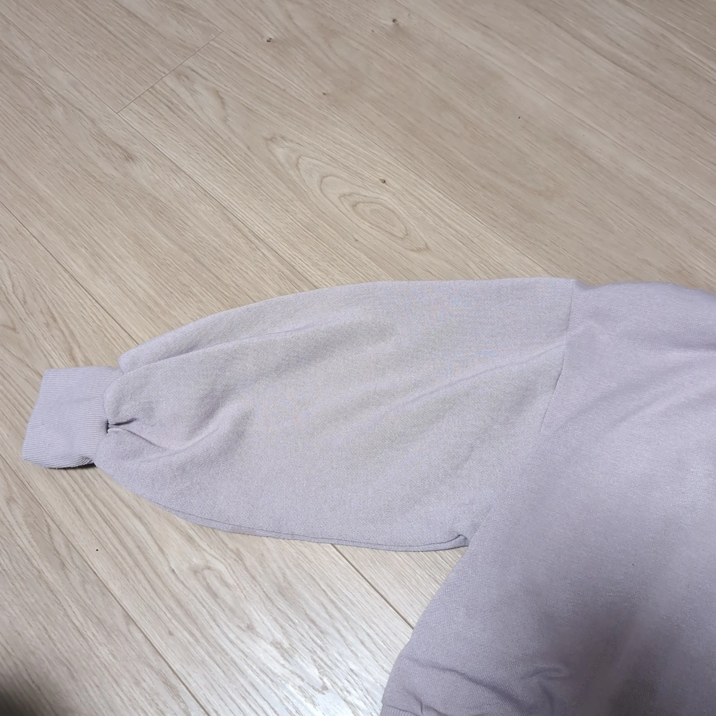 「Paithe」パープル系スウェットパーカーの写真3枚目