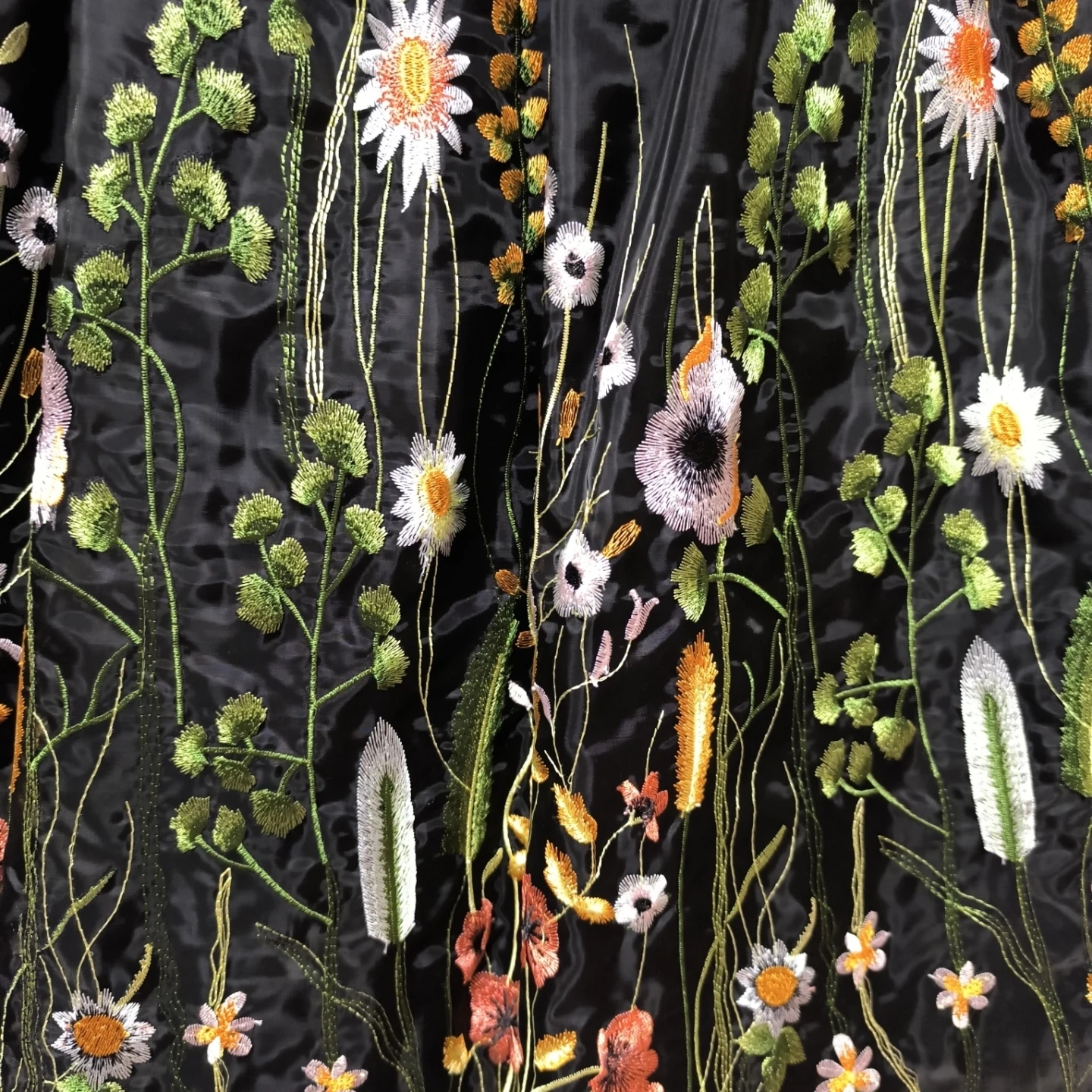 新品タグ付きディスコート 花柄刺繍スカートの写真3枚目