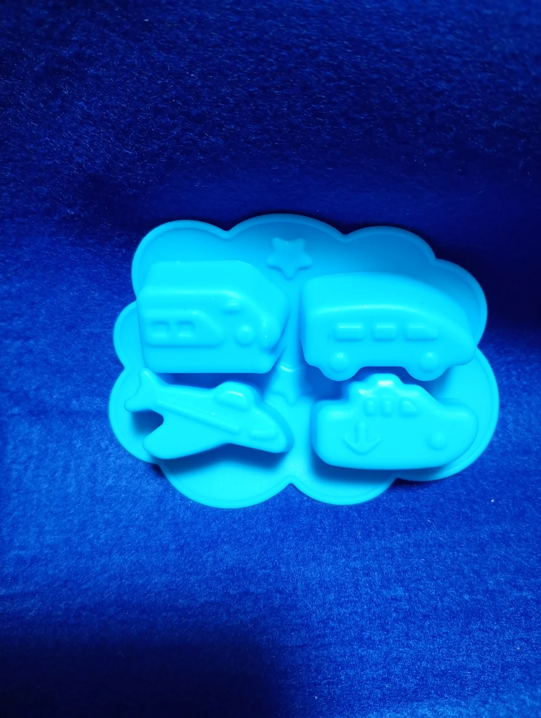 【グミや、氷、アイスなどの料理や、粘土工作に】こどもちゃれんじ シリコン型 2枚セットの写真5枚目