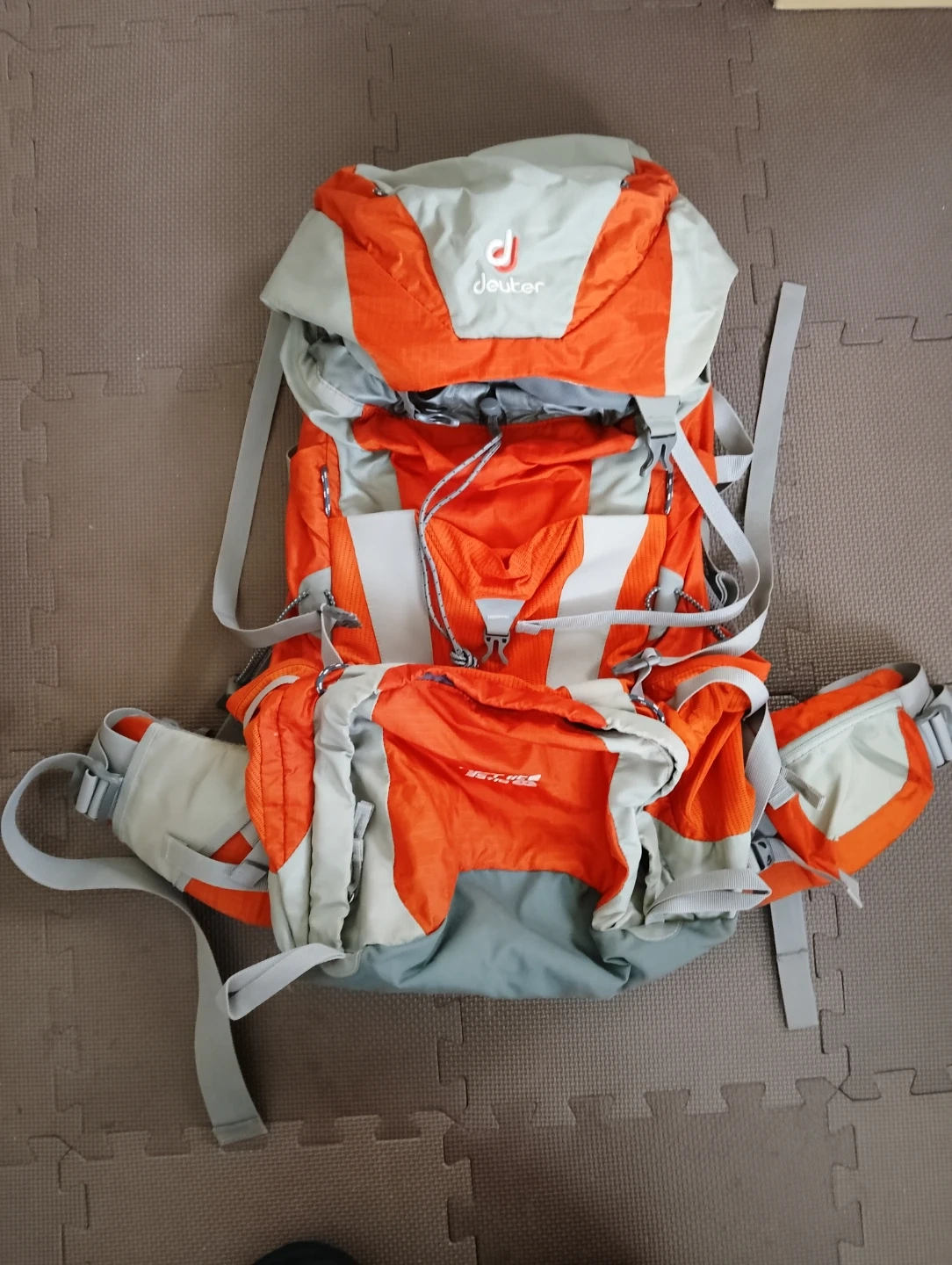 deuter ACT lite リュック 35+10 SL オレンジ