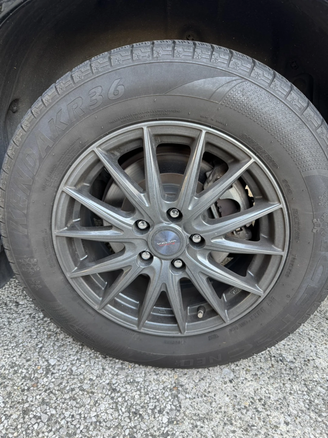 アルミホイール&スタッドレスタイヤセット 215/65R16の写真2枚目