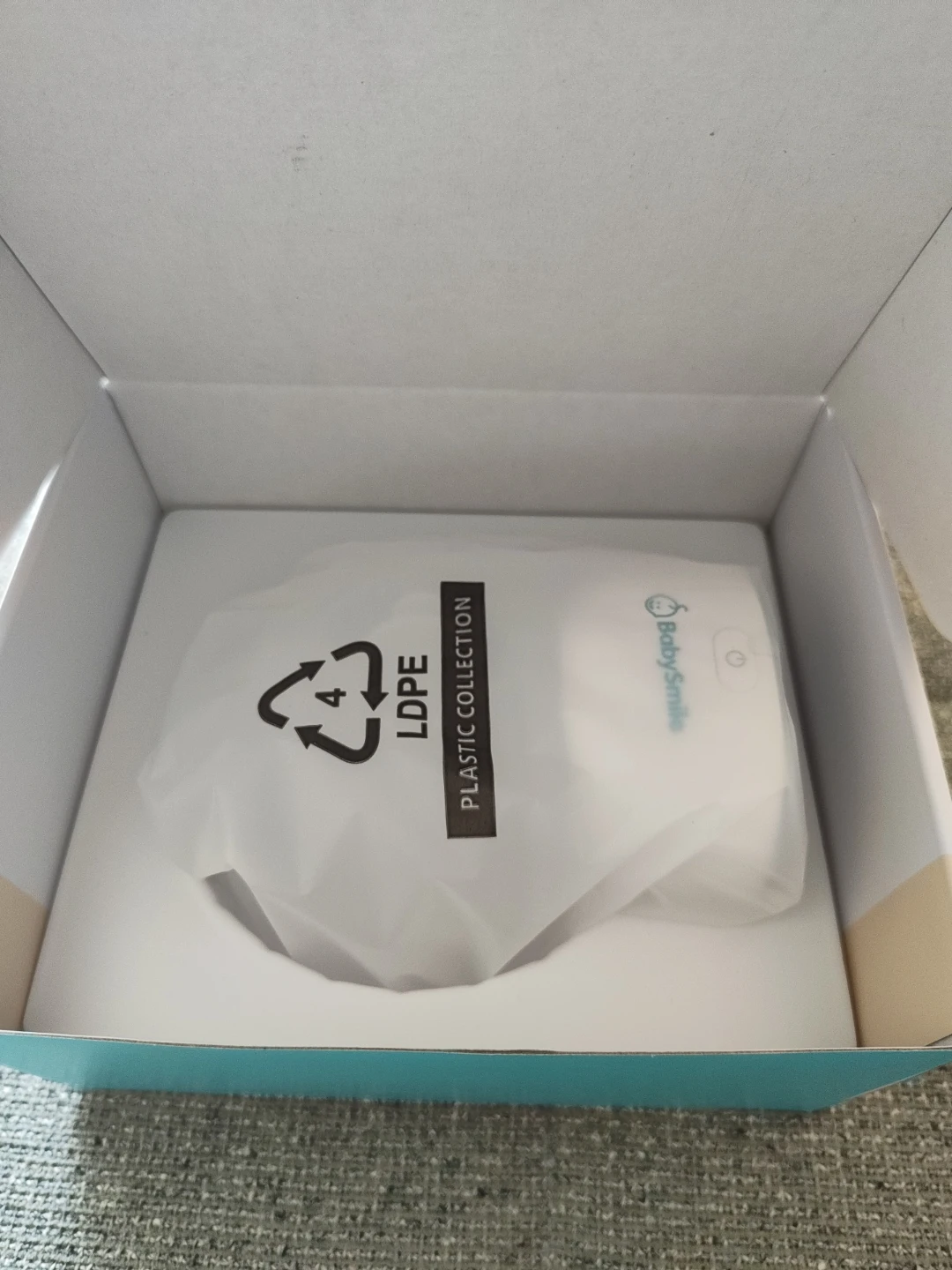 ハンズフリー 電動搾乳器 2セット (未使用新品)の写真2枚目