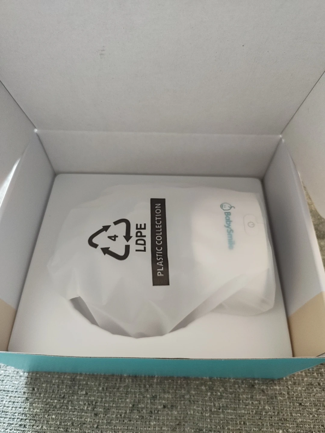 ハンズフリー 電動搾乳器 2セット (未使用新品)の写真2枚目