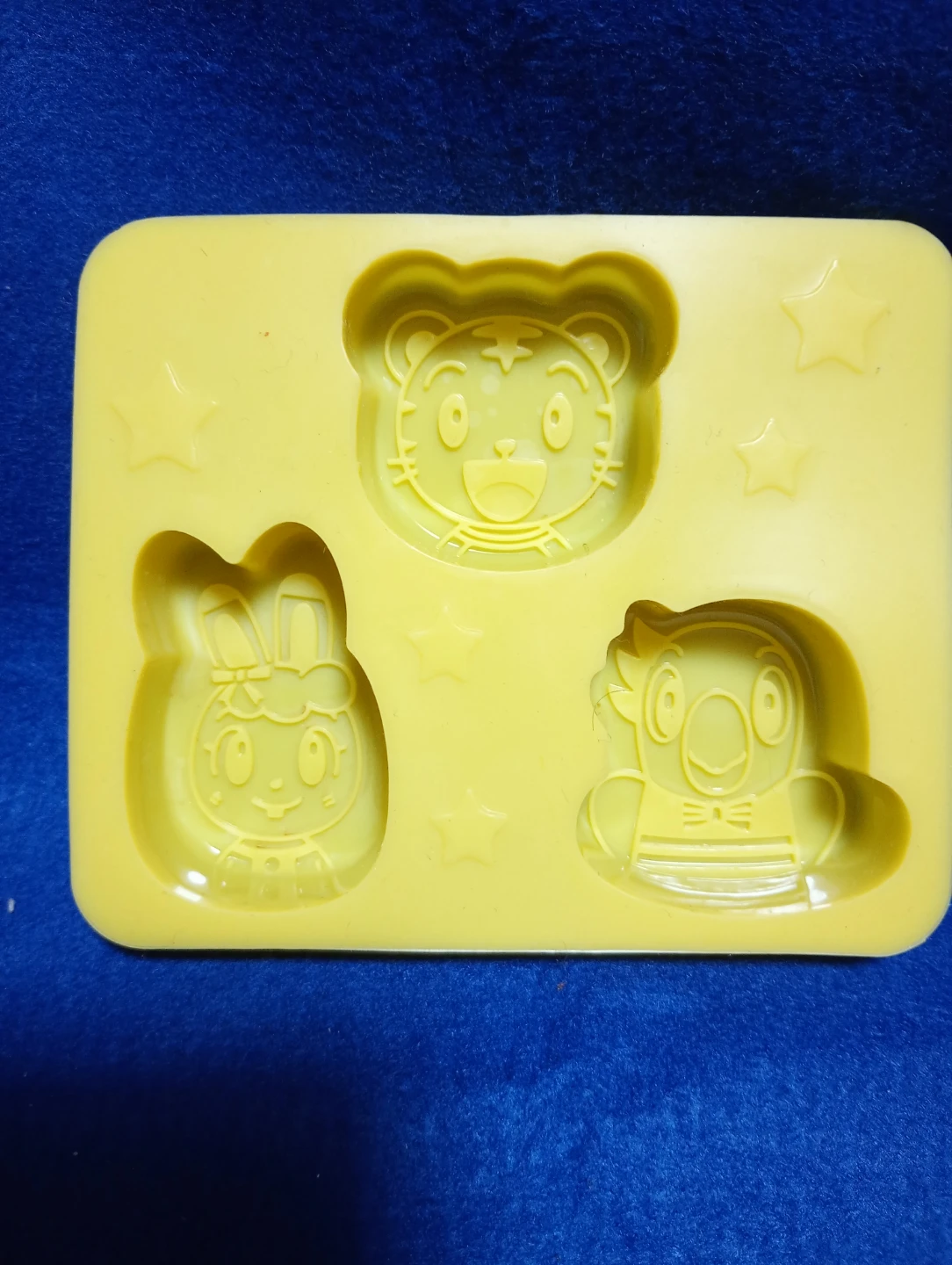 【グミや、氷、アイスなどの料理や、粘土工作に】こどもちゃれんじ シリコン型 2枚セットの写真2枚目
