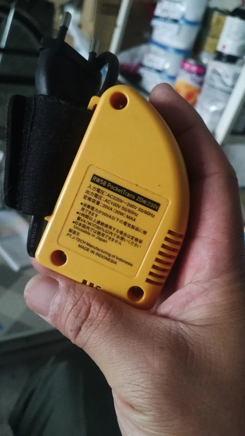 ロードウォーリア Pocket Trans 20W/230V 変圧器の写真3枚目