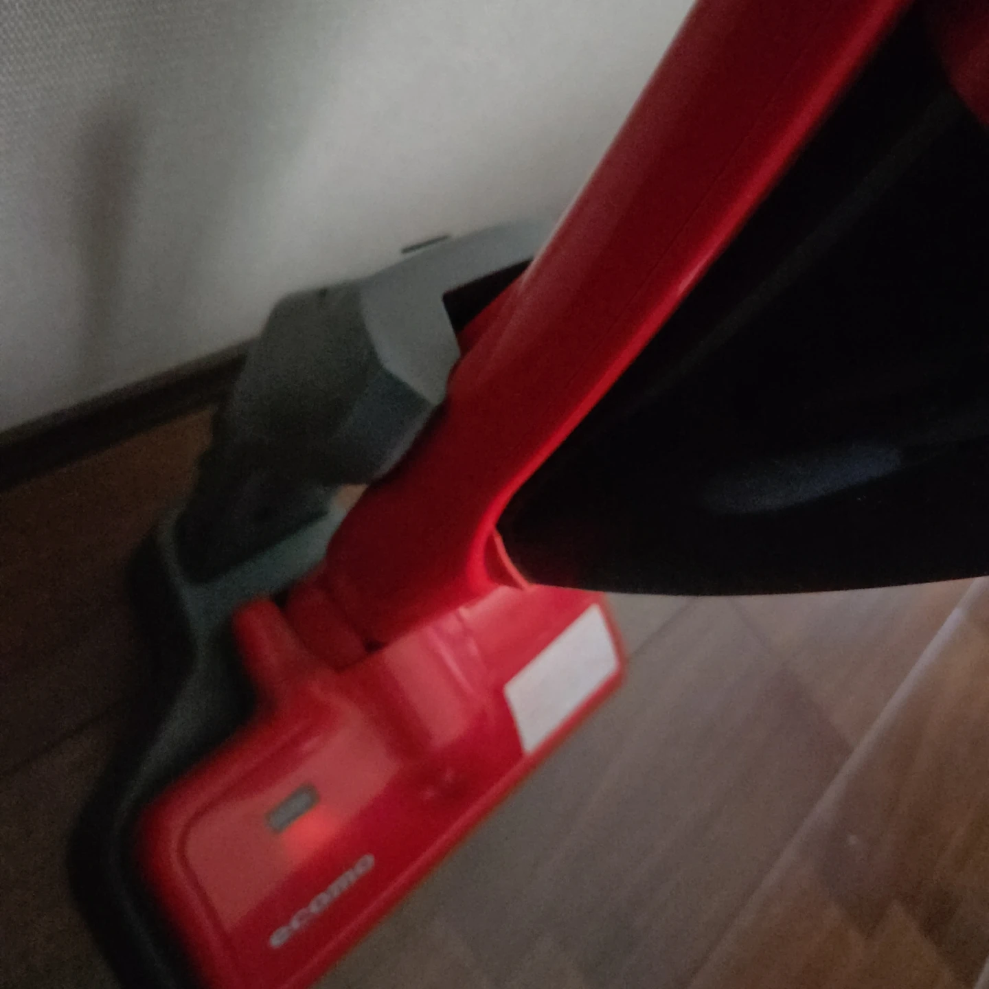 【ジャンク】エコモ ecomo スティッククリーナー 赤の写真5枚目