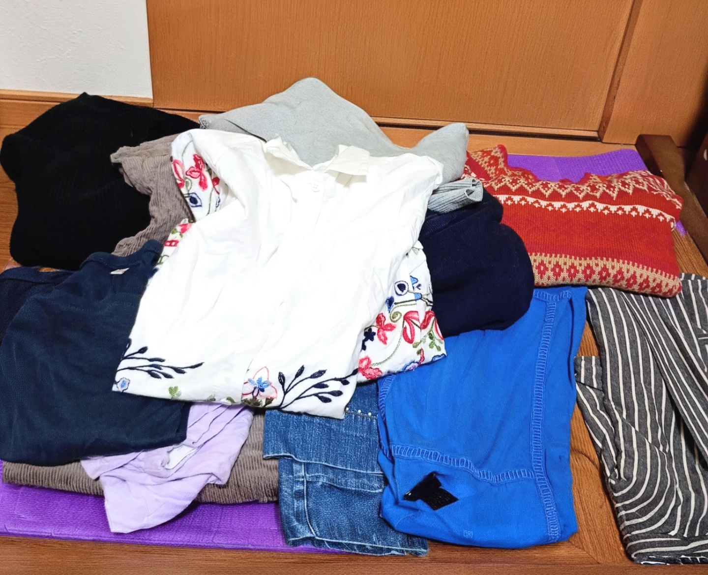 【女性の方限定！冬・夏・これから着れるものもあります】衣類まとめて１２点