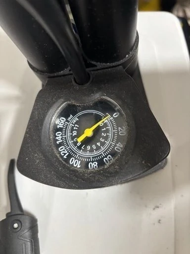 【終了】【中古】フット式空気入れ(ゲージ付き)の写真4枚目
