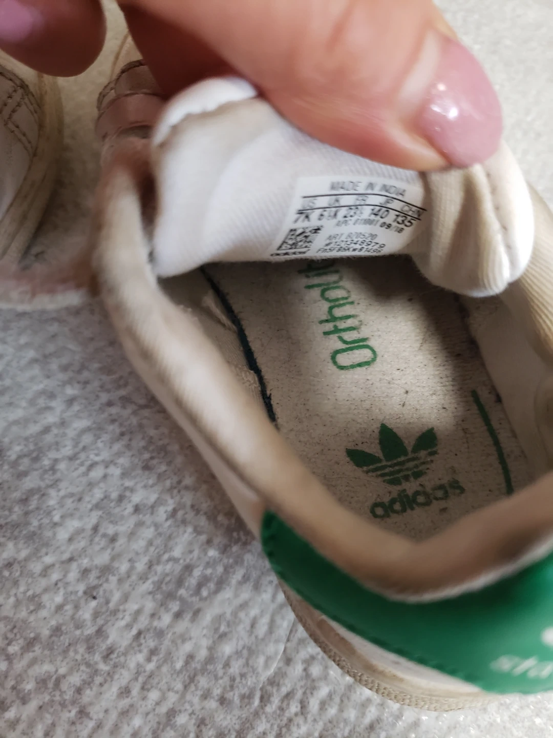 14 サイズadidas子供運動靴の写真3枚目