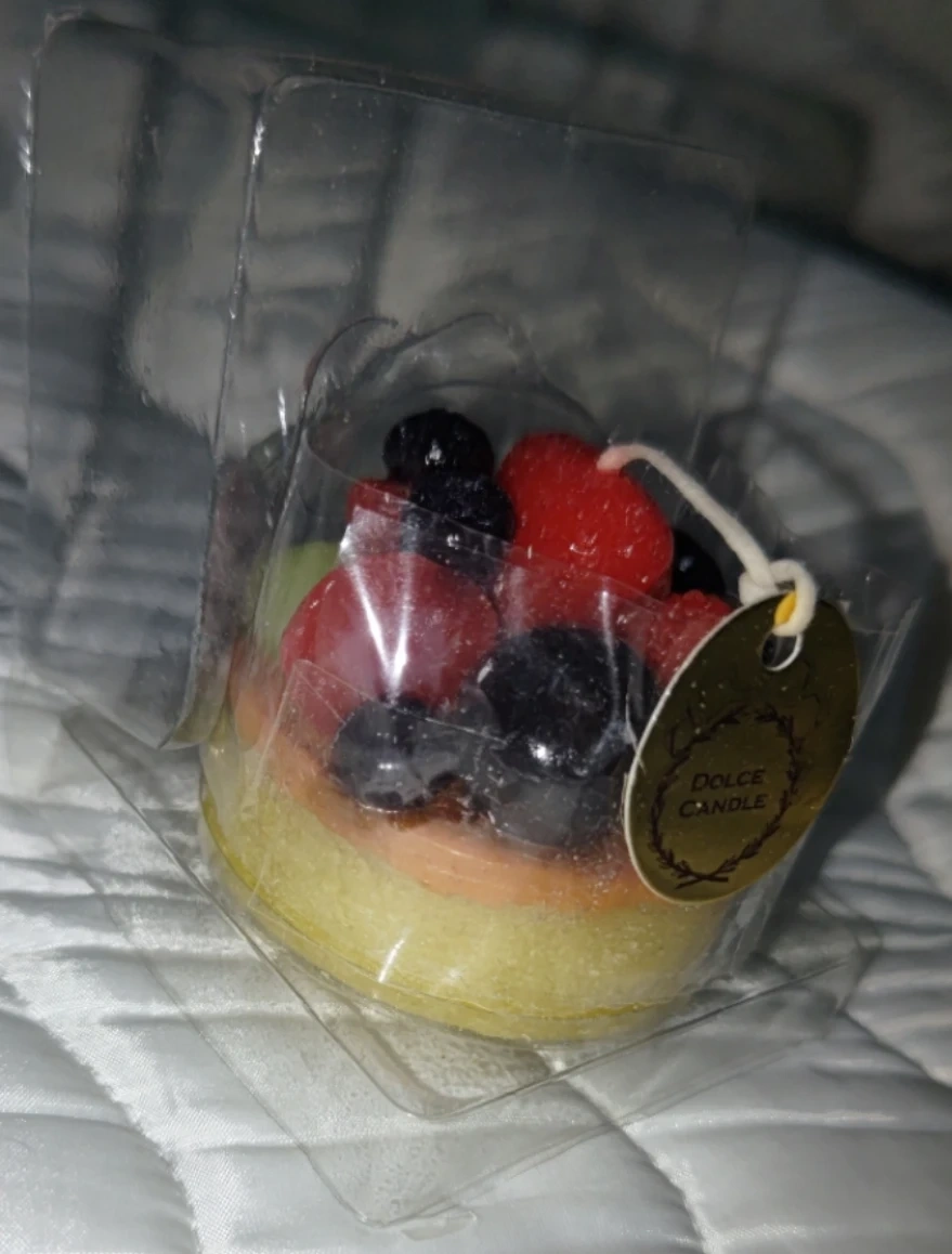 【お値下げ】未使用に近い DOLCE CANDLE フルーツタルト スイートな香り付きの写真4枚目