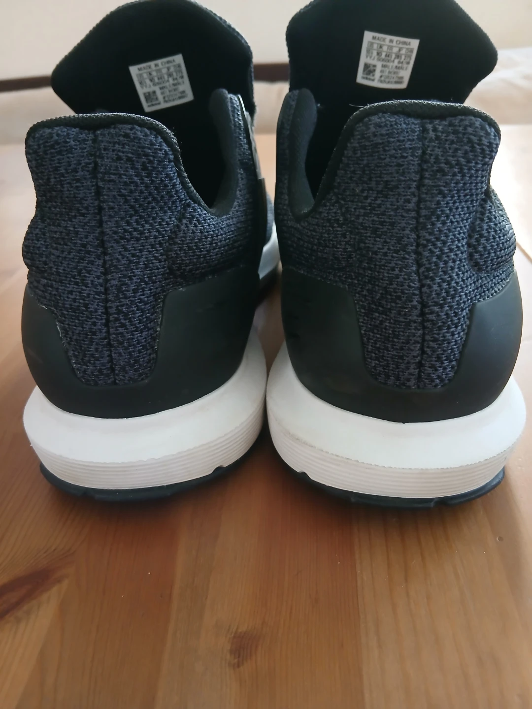 adidas  アディダス　 ランニングシューズ 　　28.5の写真4枚目