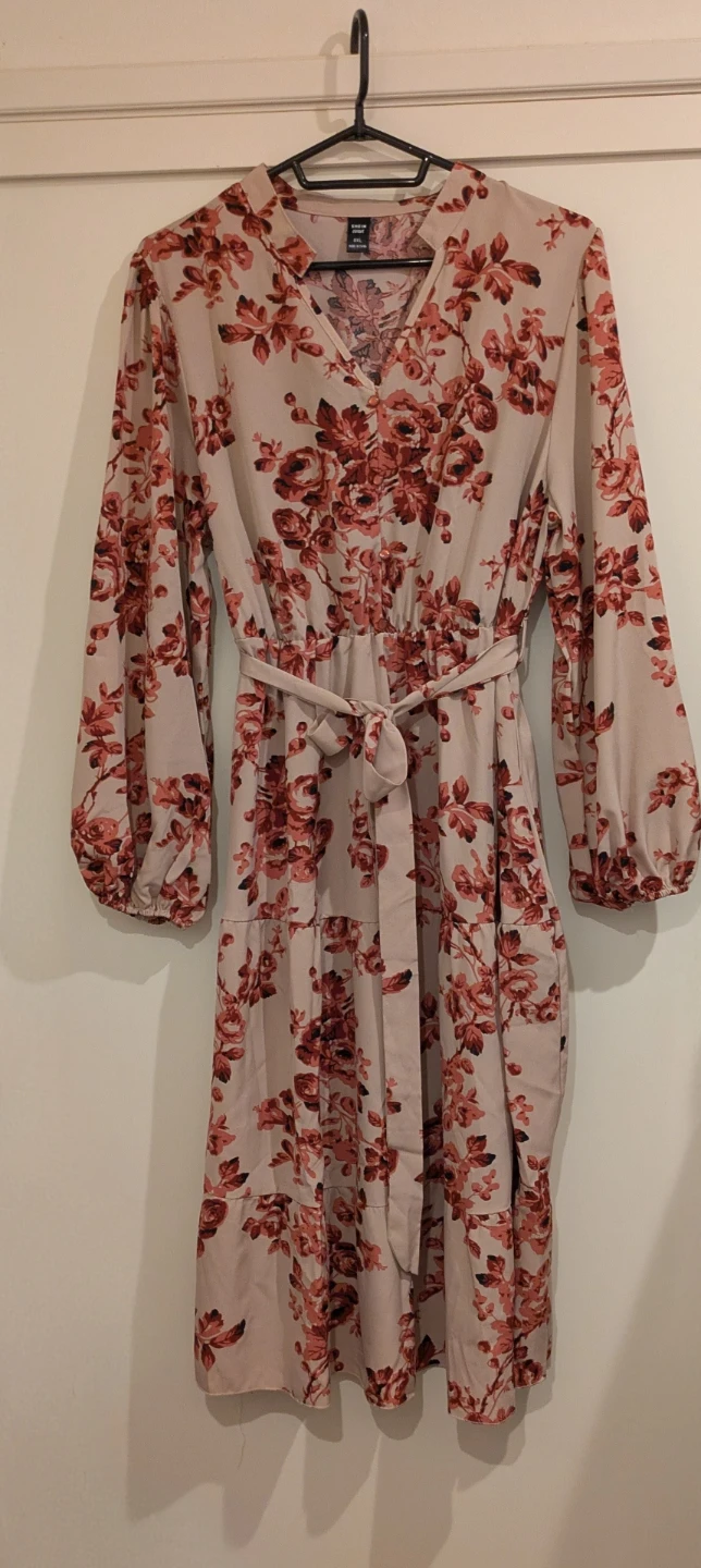 【値下げ】シーイン 花柄 ワンピース 0XL(日本サイズ3XL)