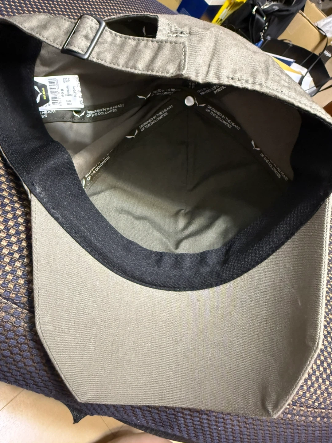 サレワ ロゴ キャップ グレーの写真2枚目