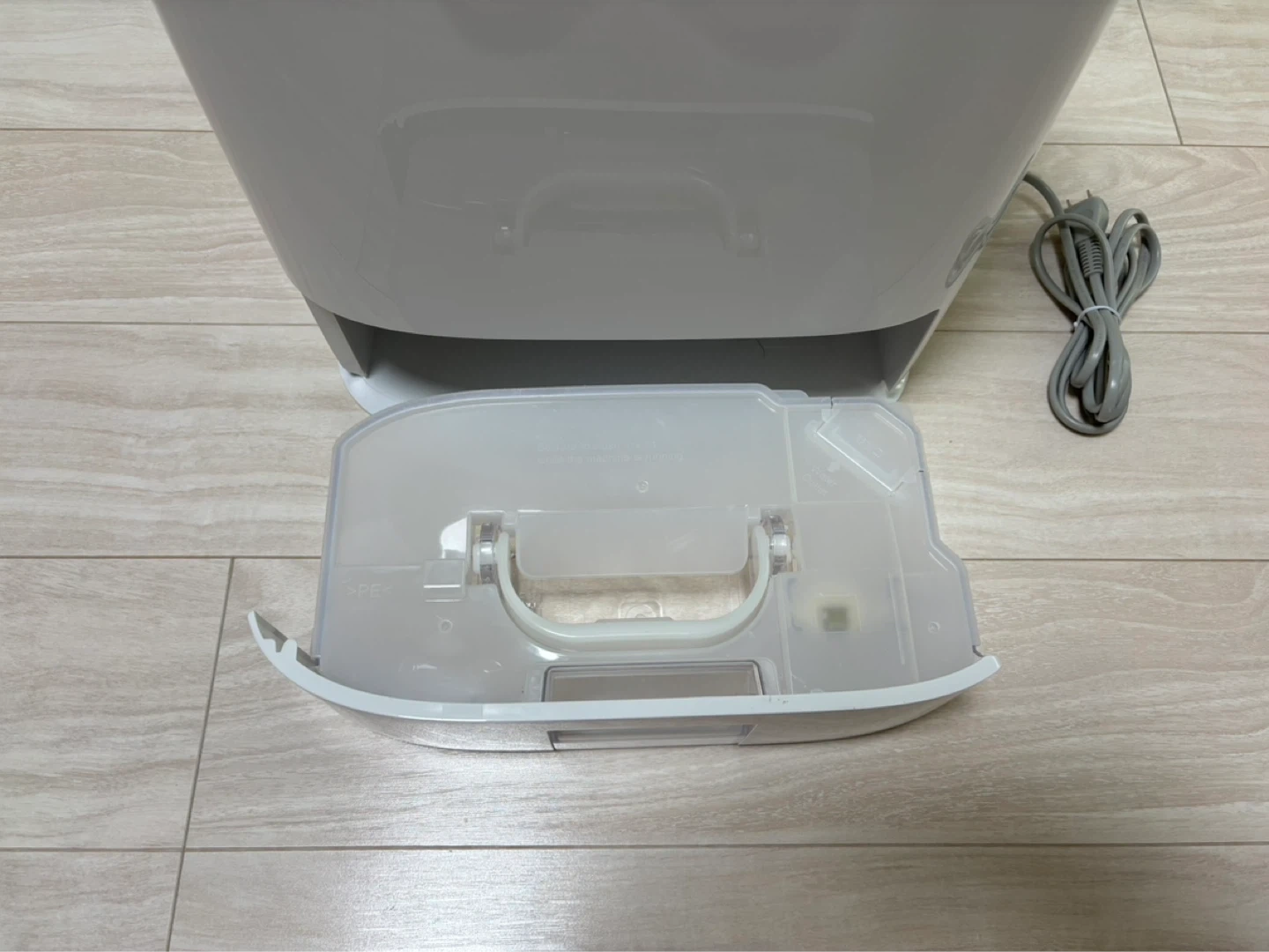 パナソニック 衣類乾燥除湿機 F-YZS60の写真3枚目