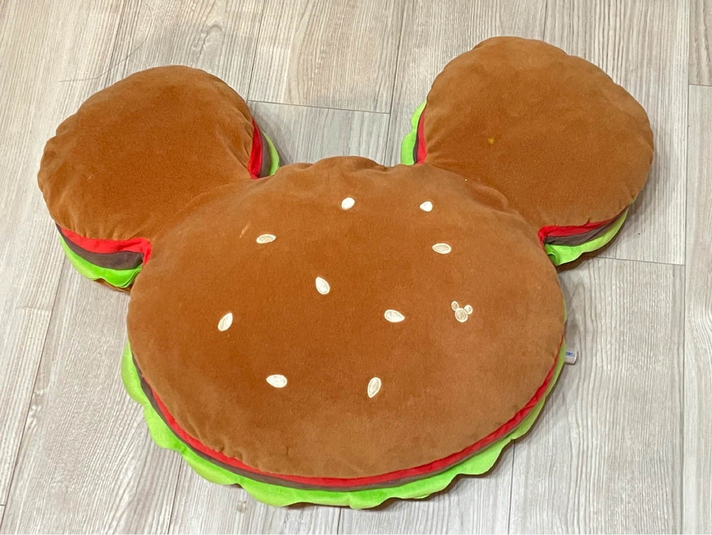 レア。くまのプーさん赤いほっぺ特大ぬいぐるみ白ハンバーガーミッキークッションセットの写真5枚目