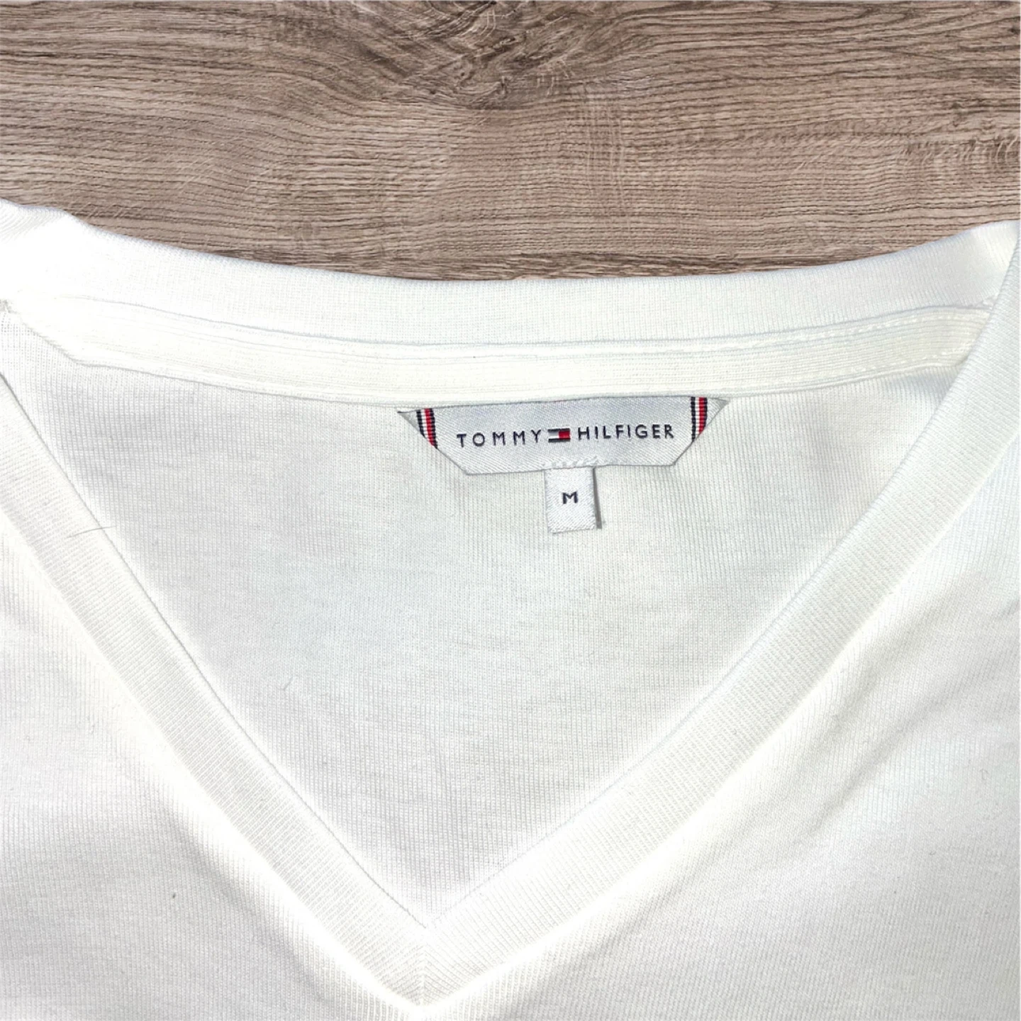 【美品】トミーヒルフィガー ❤ロンT 長袖Tシャツ Vネックの写真4枚目