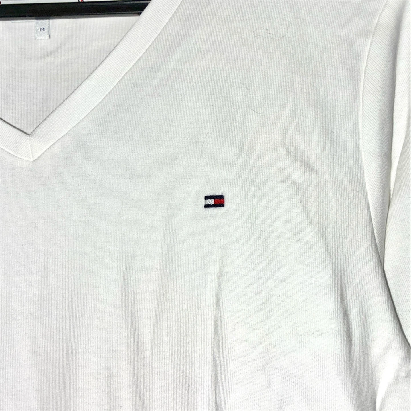 【美品】トミーヒルフィガー ❤ロンT 長袖Tシャツ Vネックの写真3枚目