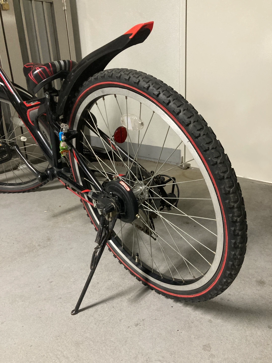 ブリヂストン 子供用自転車 黒 赤24インチの写真3枚目