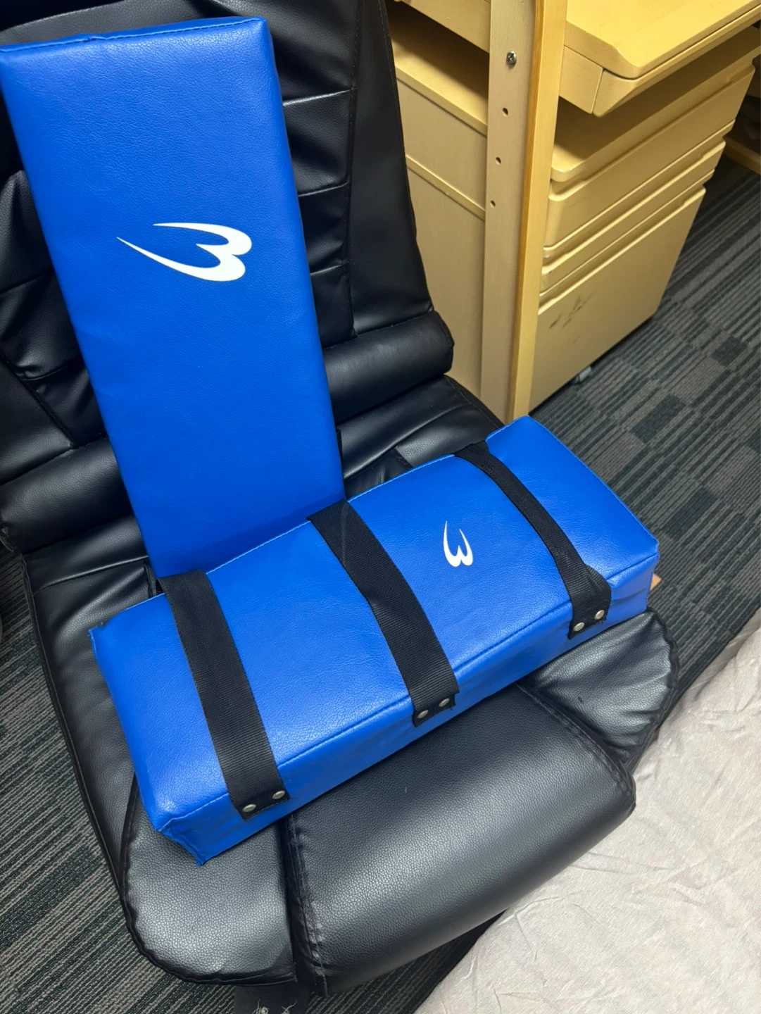 ボディメーカー キックミット 青の写真2枚目