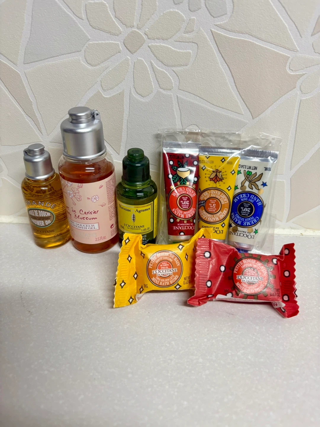 【新品・未使用】ロクシタン ミニセット【シャワーオイル+ハンドクリーム+バスボム】
