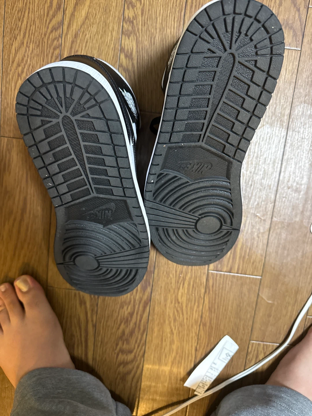 NIKE WMNS AIR JORDAN 1 MID "BLACK WHITEの写真4枚目