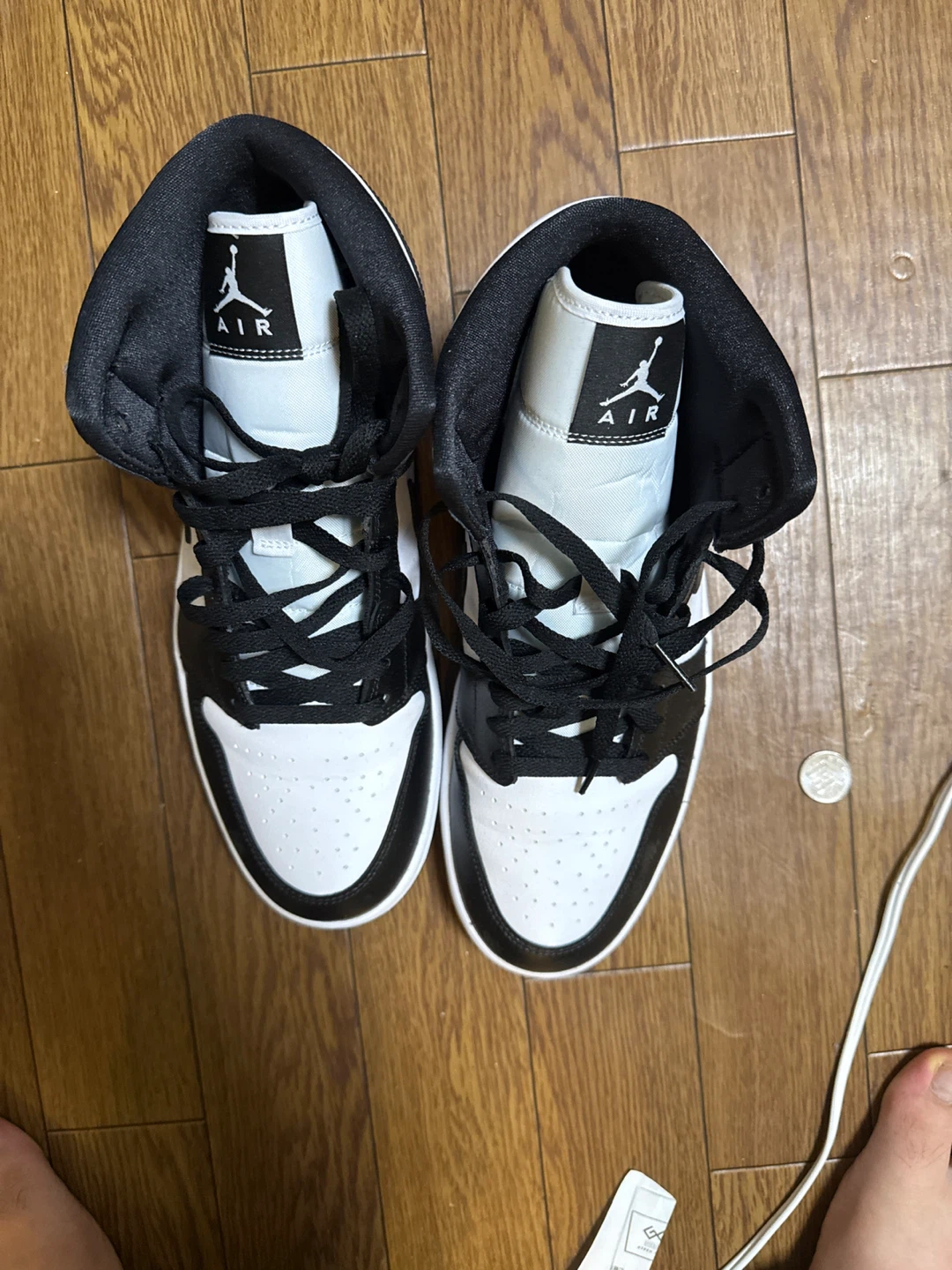 NIKE WMNS AIR JORDAN 1 MID "BLACK WHITEの写真3枚目