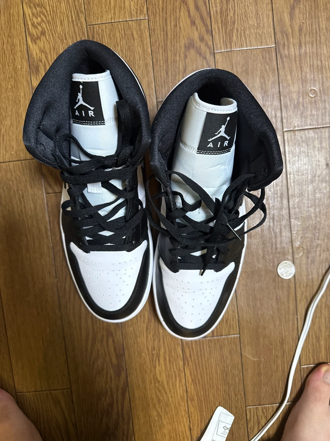 NIKE WMNS AIR JORDAN 1 MID "BLACK WHITEの写真3枚目