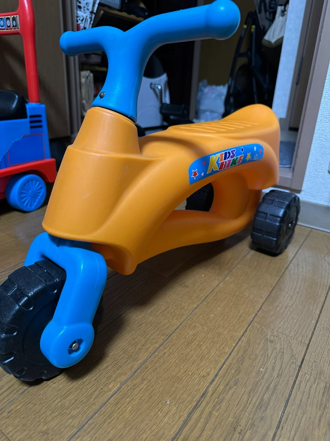 キッズバイク 足けり乗用玩具の写真2枚目